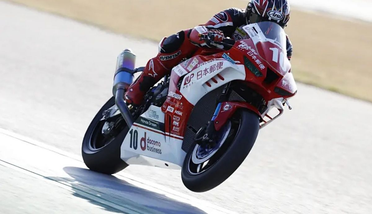 Yuki Takahashi se impuso en la carrera de ST1000 Yuki Takahashi se impuso en la carrera de ST1000