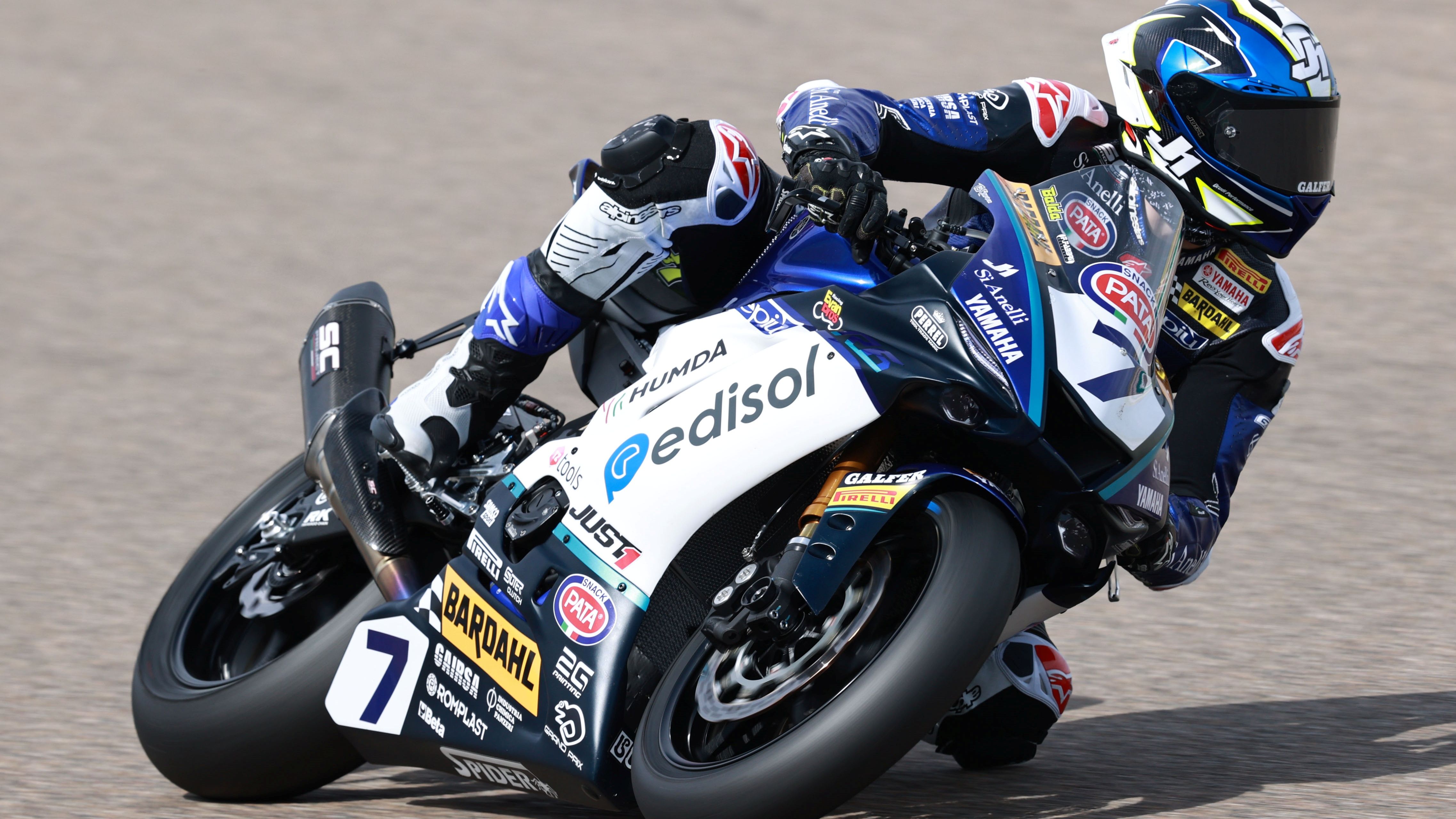 Lorenzo Baldassarri se ha estrenado en el Mundial de Supersport con una dramática victoria