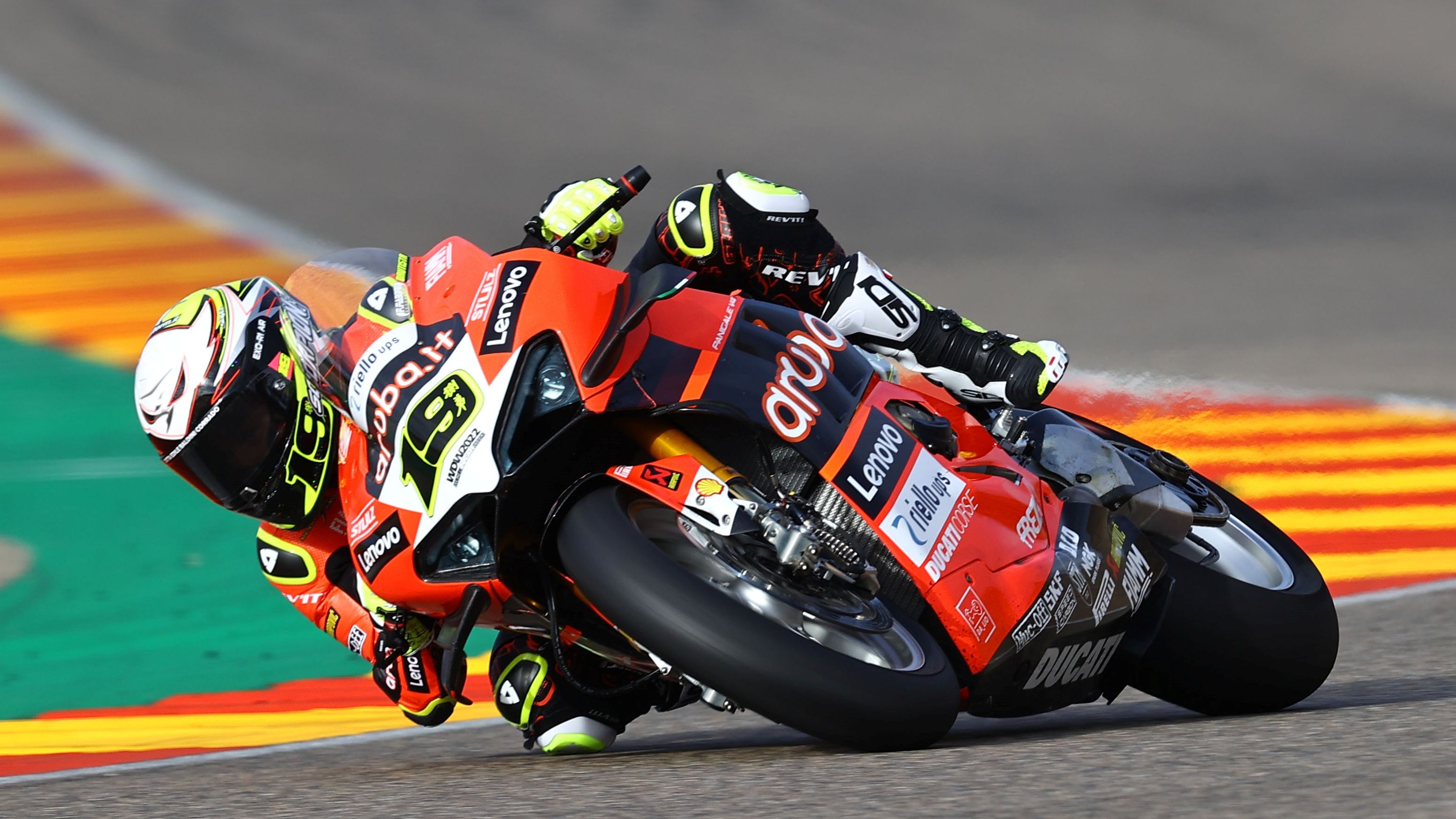 Álvaro Bautista ha vuelto a la victoria con Ducati en el Mundial de Superbike en Aragón