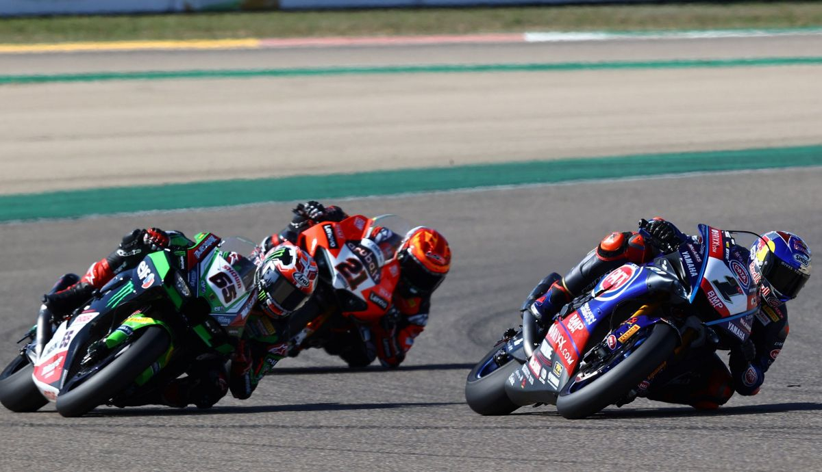 Jonathan Rea, Toprak Razgatlioglu y Michael Rinaldi han vuelto a luchar por la segunda posición Jonathan Rea, Toprak Razgatlioglu y Michael Rinaldi han vuelto a luchar por la segunda posición