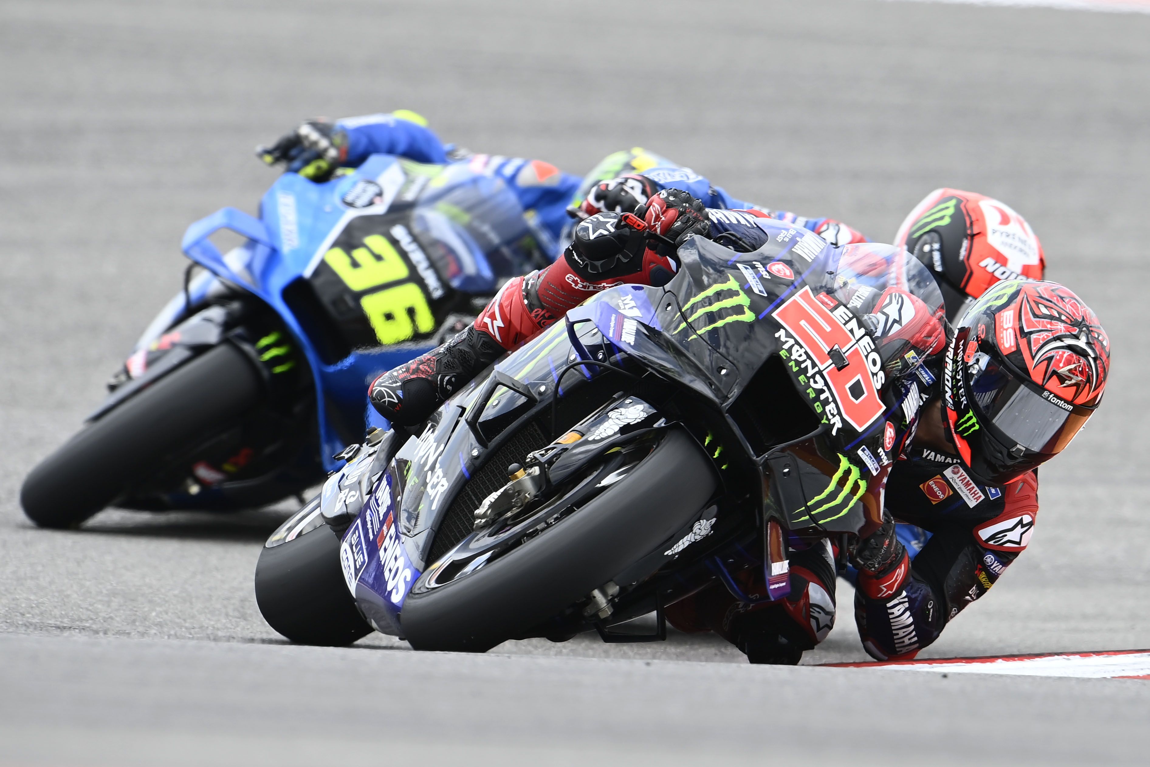 Fabio Quartararo seguido por Álex Rins y Joan Mir, MotoGP Américas 2022