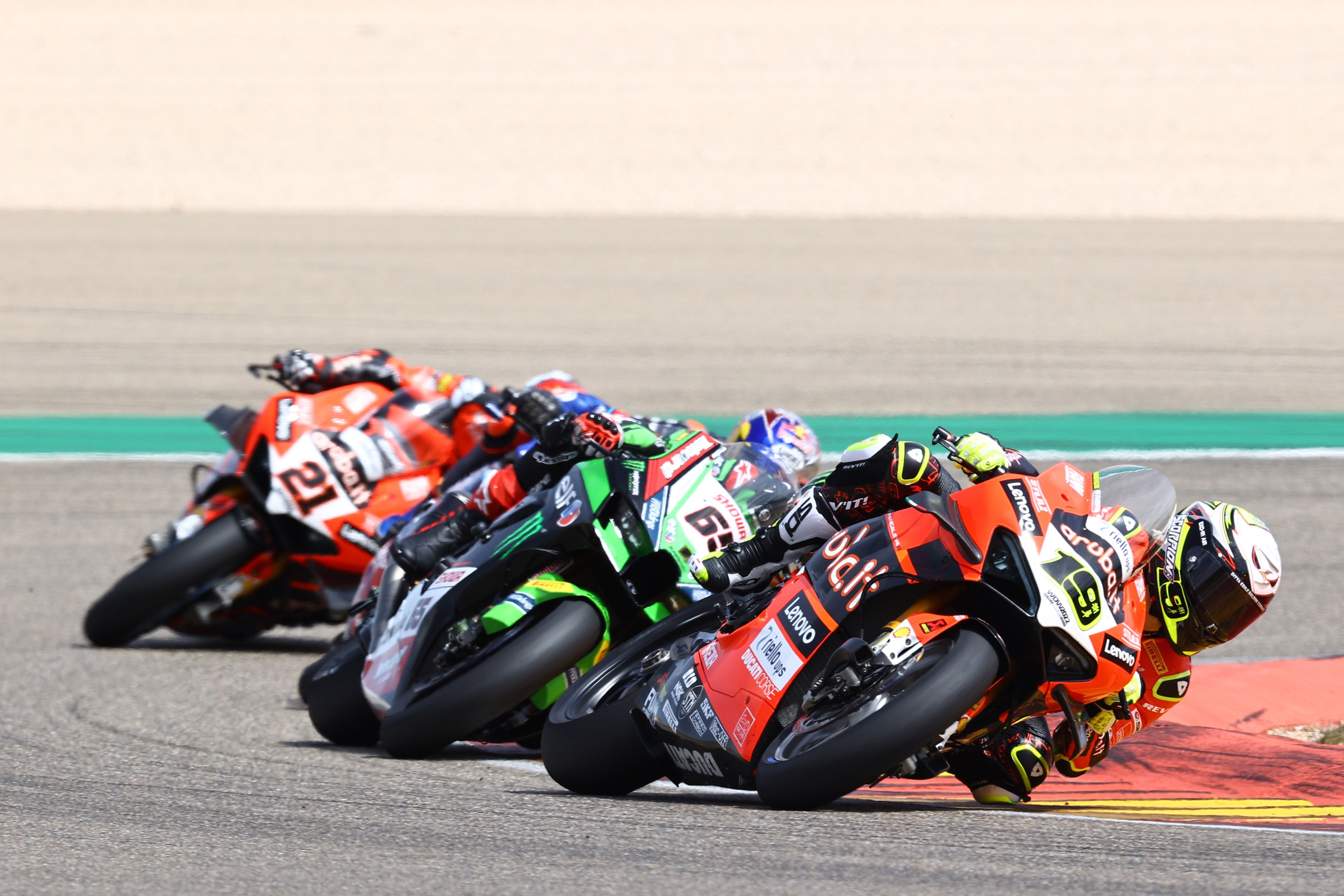 Álvaro Bautista, Jonathan Rea, Toprak Razgatlioglu y Michael Rinaldi, WSBK Aragón 2022