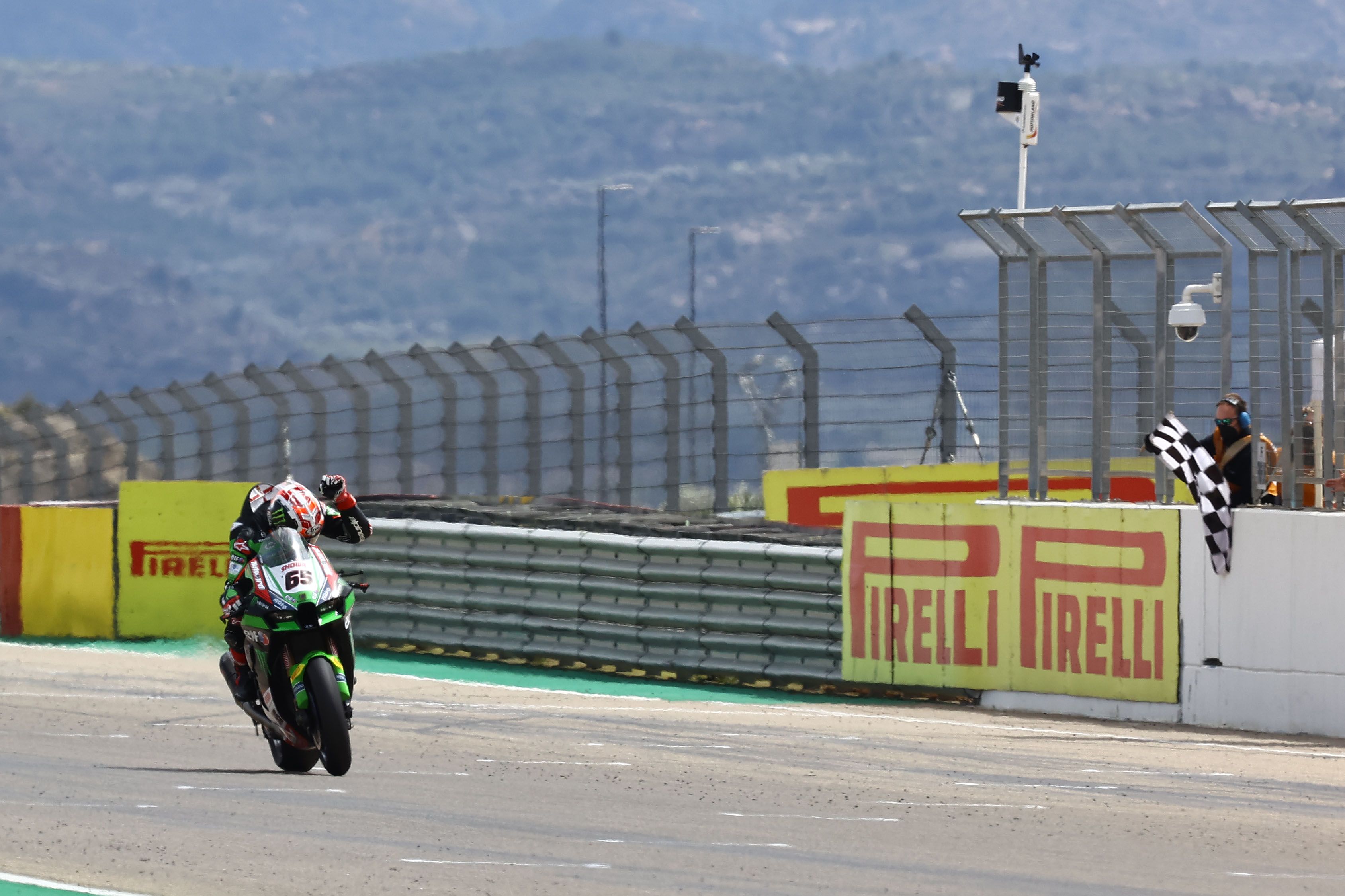 Jonathan Rea festeja su victoria en la primera carrera, WSBK Aragón 2022