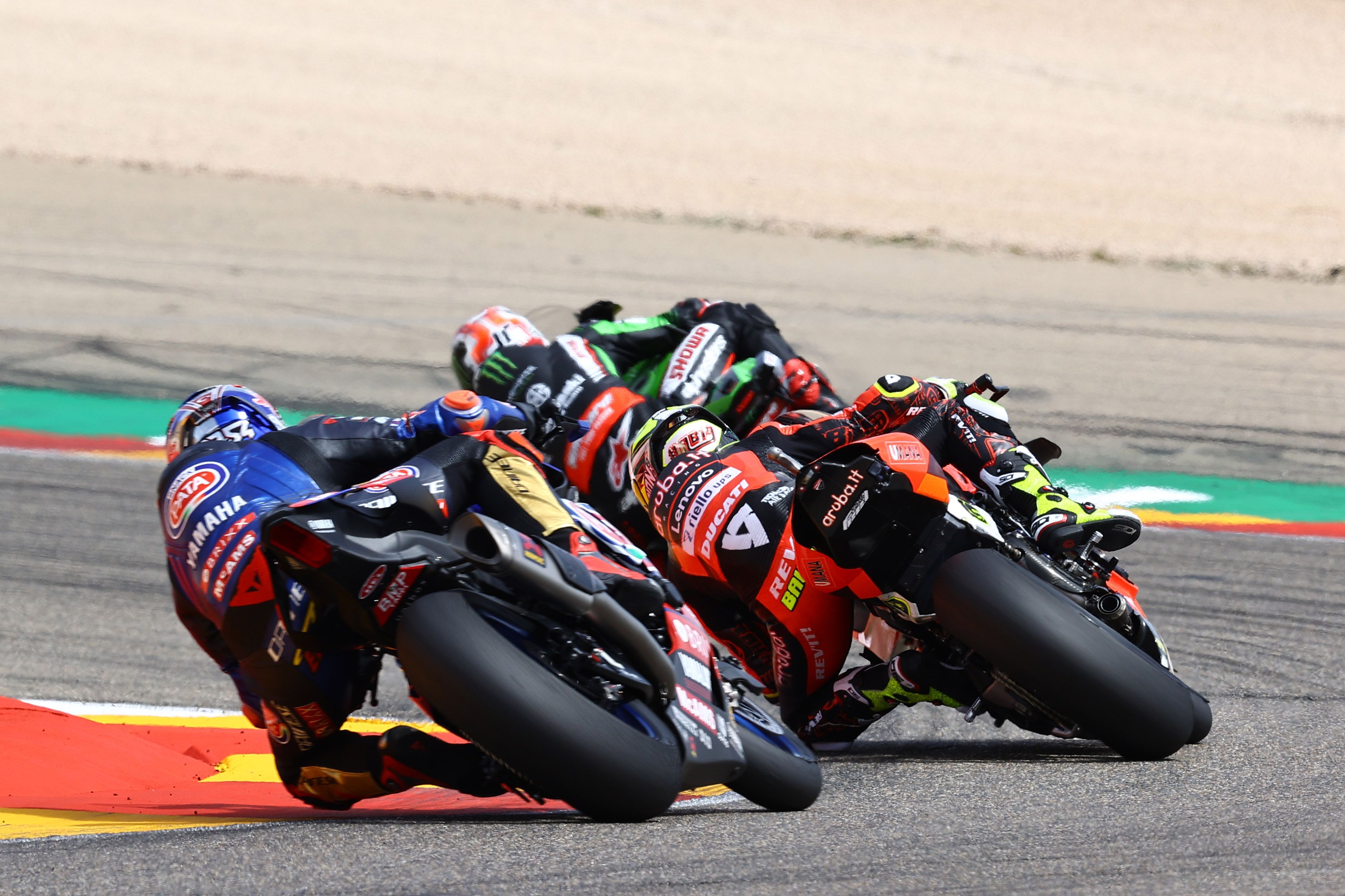Toprak Razgatlioglu sigue a Álvaro Bautista y Jonathan Rea, WSBK Aragón 2022