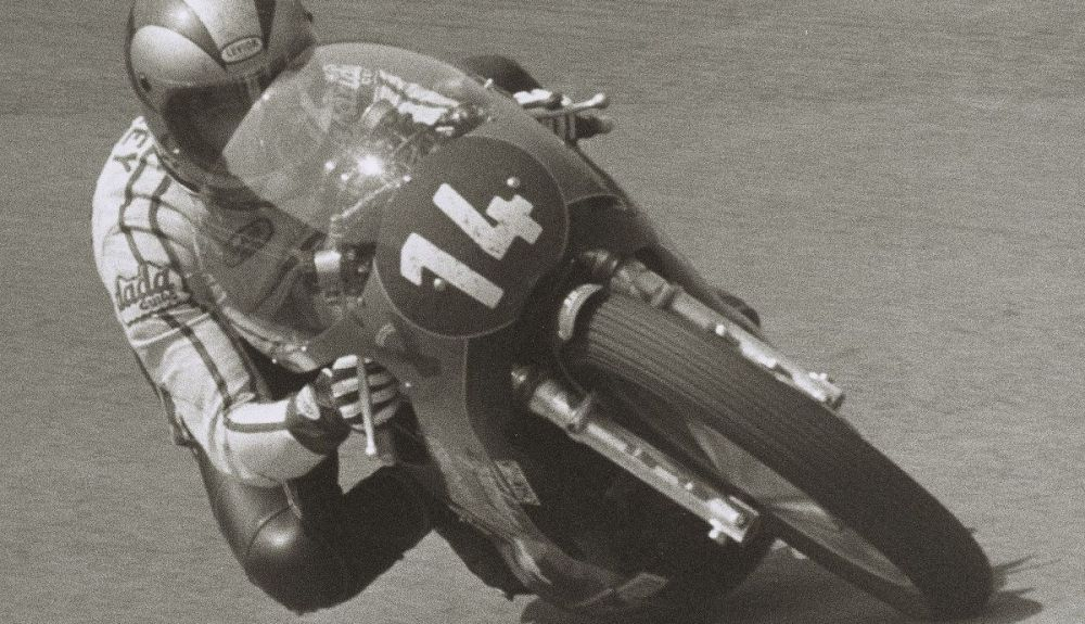 Michel Rougerie con la Harley Davidson en la carrera de Spa en 1975. Fuente: Maurice Büla © FIM Michel Rougerie con la Harley Davidson en la carrera de Spa en 1975. Fuente: Maurice Büla © FIM
