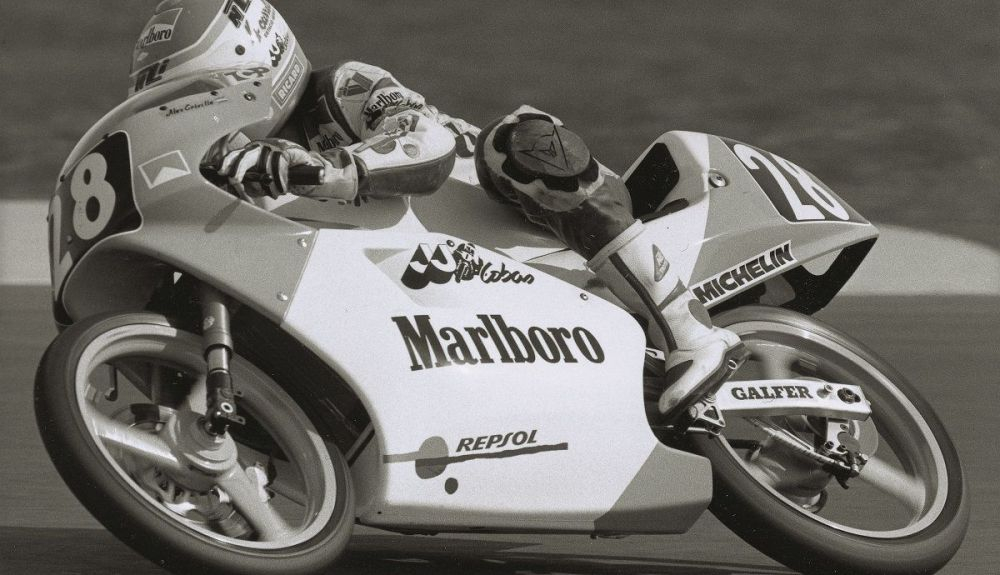 Álex Crivillé en la JJ Cobas con la que ganó el mundial de 125 cc. Fuente: Maurice Büla © FIM Álex Crivillé en la JJ Cobas con la que ganó el mundial de 125 cc. Fuente: Maurice Büla © FIM