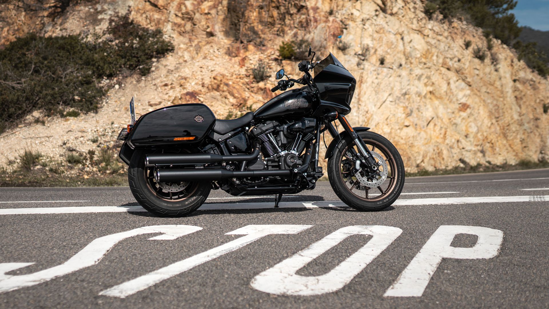 Harley Davidson Low Rider ST Estaticas (1)