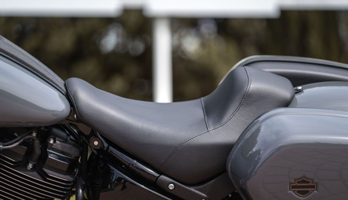 Harley Davidson Low Rider ST Detalles (7) Harley Davidson Low Rider ST Detalles (7)