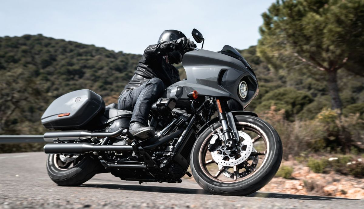 Harley Davidson Low Rider ST Accion (1) Harley Davidson Low Rider ST Accion (1)