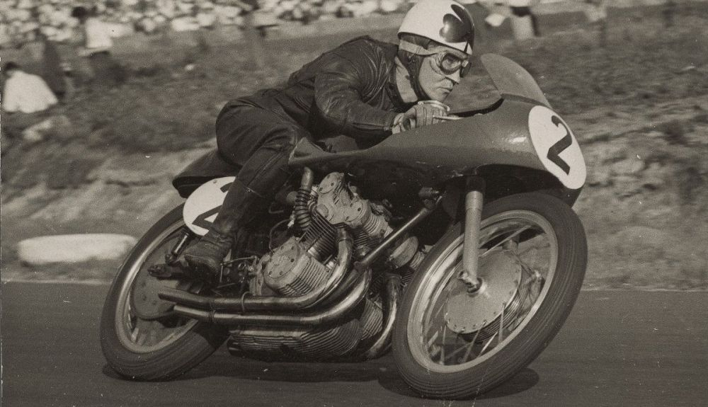 Reg Armstrong con la Gilera de 500 cc en 1953. Fuente: Maurice Büla Collection © FIM