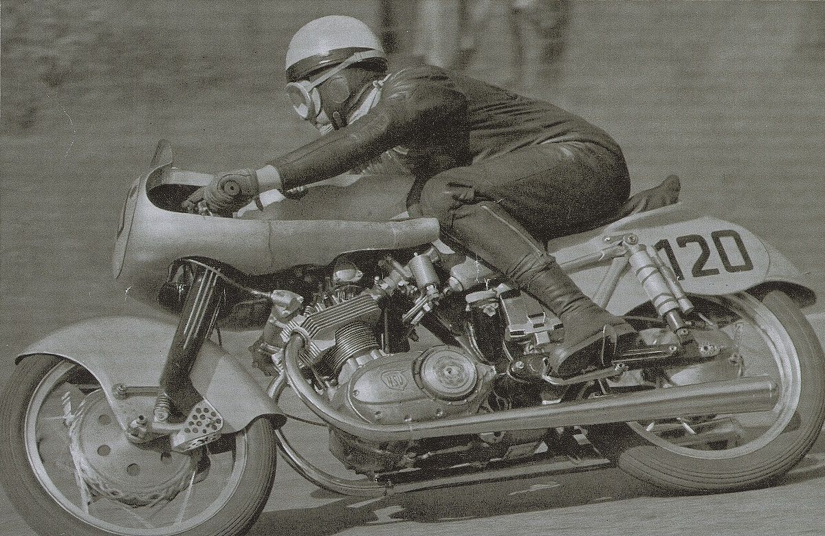 Werner Haas en la NSU de 250 cc en 1954. Fuente: Maurice Büla Collection © FIM