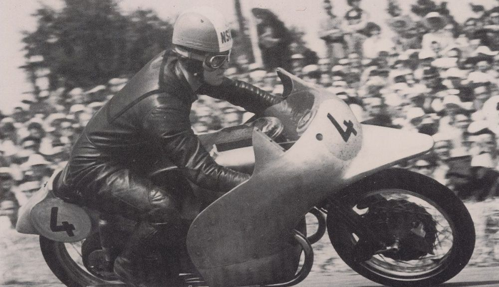 Rupert Hollaus en la NSU de 125 cc. Fuente: Maurice Büla Collection © FIM Rupert Hollaus en la NSU de 125 cc. Fuente: Maurice Büla Collection © FIM