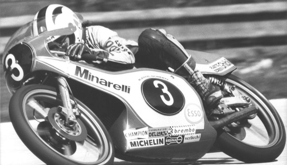 Ángel Nieto en la Minarelli campeona de 125 cc en 1981. Fuente: Maurice Büla © FIM Ángel Nieto en la Minarelli campeona de 125 cc en 1981. Fuente: Maurice Büla © FIM