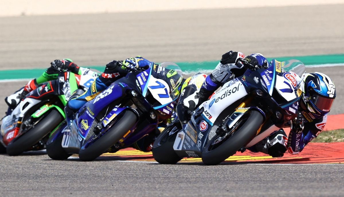 Lorenzo Baldassarri seguido por Dominique Aegerter y Can Oncu Lorenzo Baldassarri seguido por Dominique Aegerter y Can Oncu