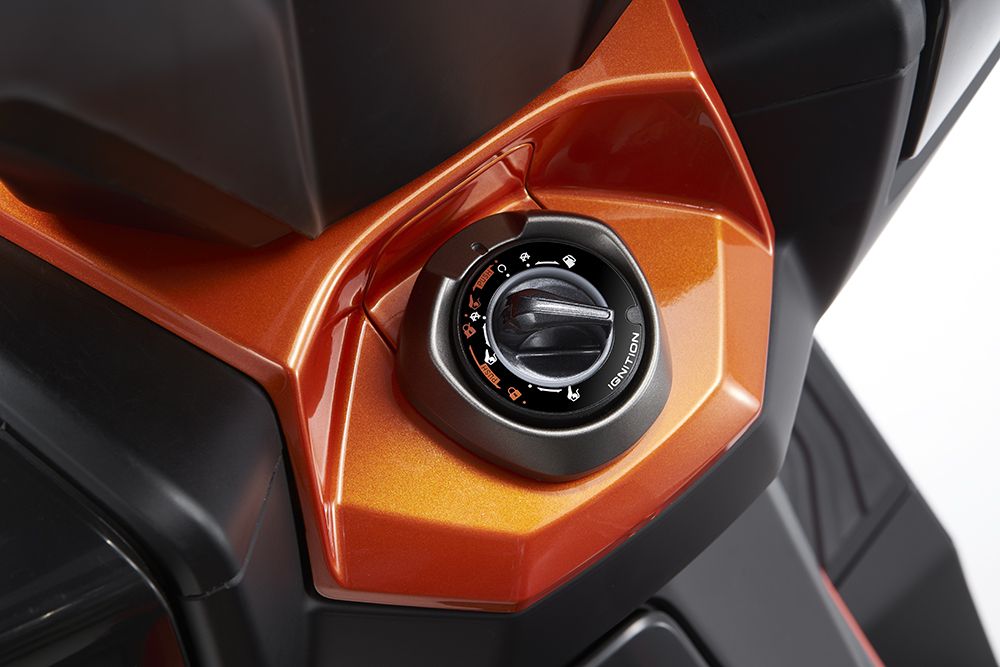 Kymco DTX 125 350 detalle naranja 5