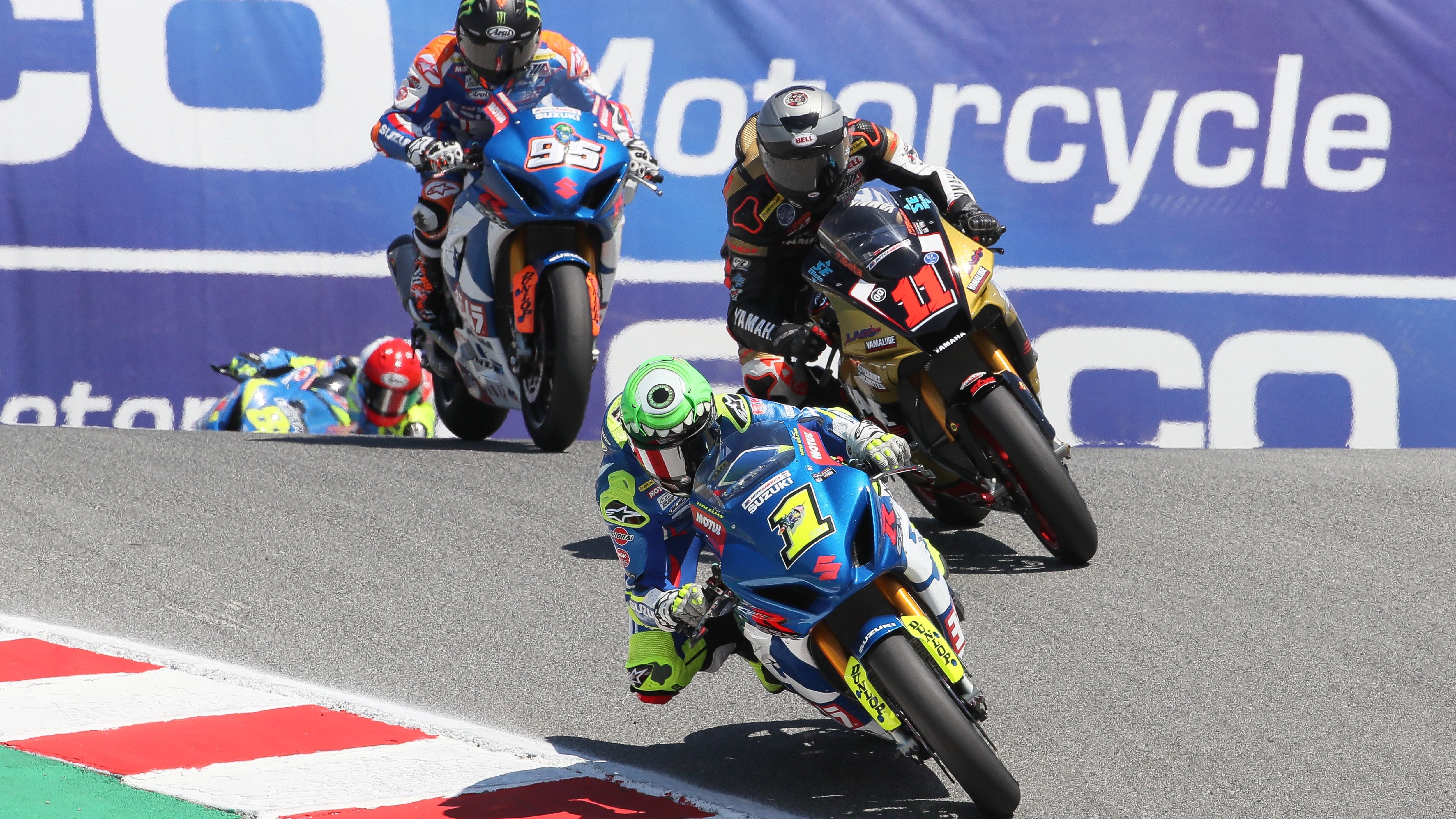 Toni Elías en el MotoAmerica 2018 delante de Mathew Scholtz