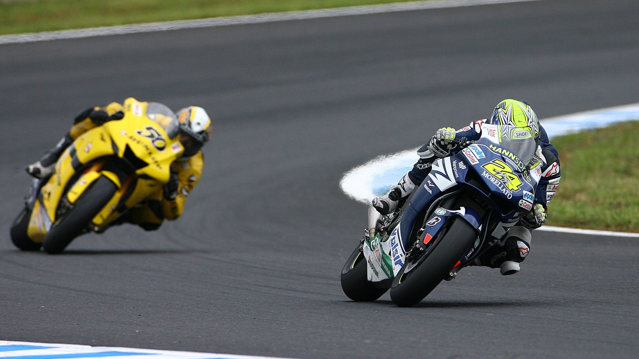 Toni Elías se defiende Sylvain Guintoli en Motegi para lograr su único podio de 2007