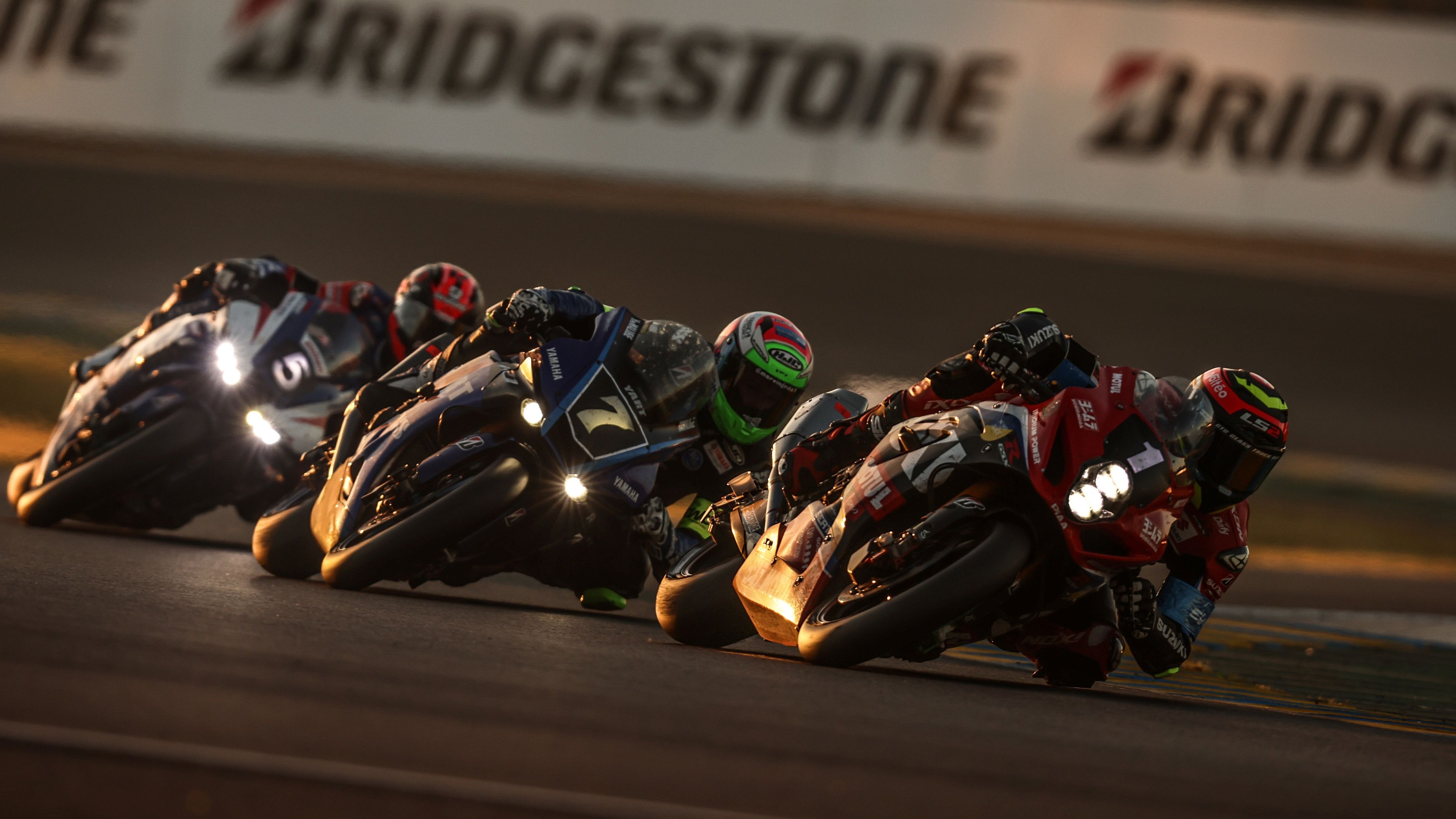 El Yoshimura SERT seguido por YART Yamaha y TSR Honda en Le Mans 2022