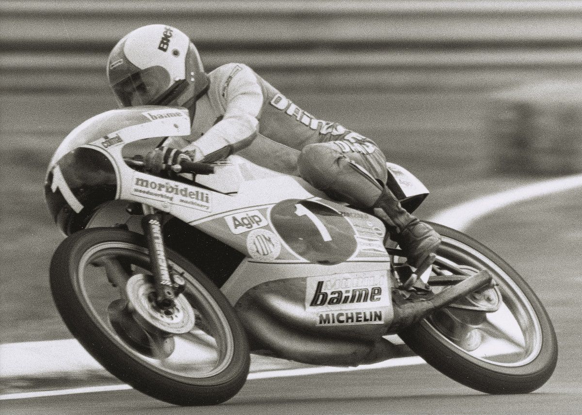Pier Paolo Bianchi en la Morbidelli de 125 cc en 1977. Fuente: Maurice Büla © FIM