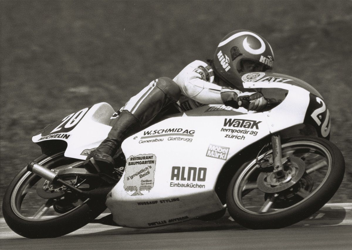 Bruno Kneubühler con la MBA de 125 cc en 1982. Fuente: Maurice Büla © FIM