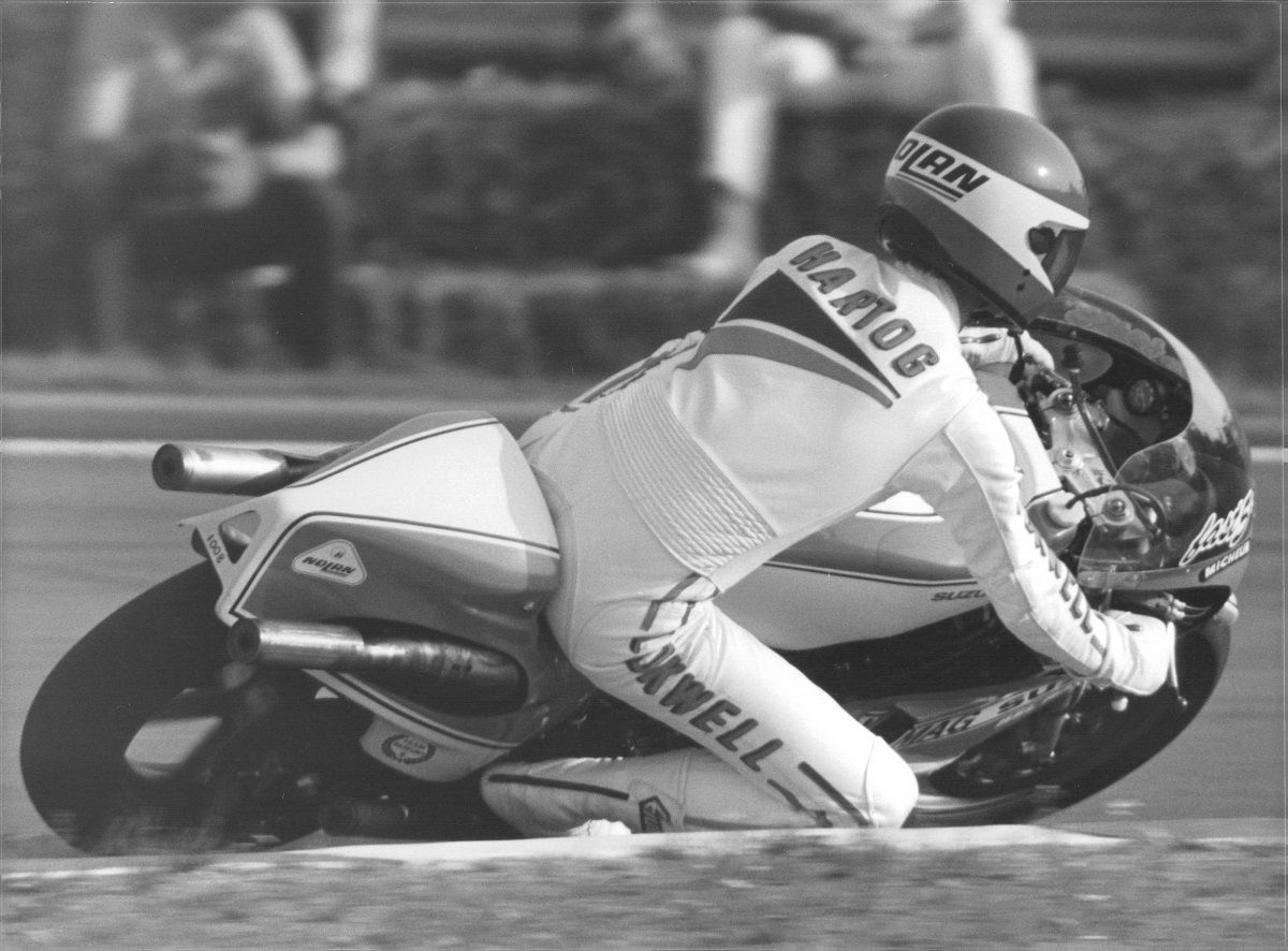 Wil Hartog en Le Mans en 1976 sobre la Suzuki de 500. Fuente: Maurice Büla © FIM