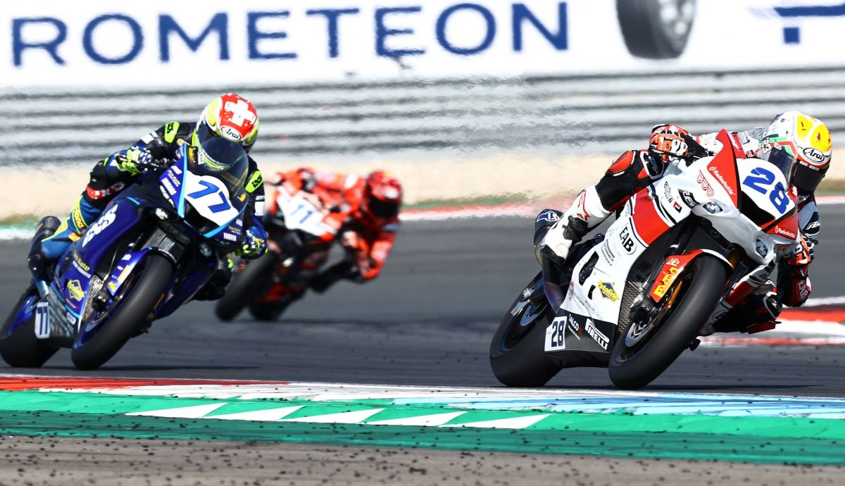 Glenn Van Straalen comanda ante Dominique Aegerter y Nicolò Bulega Glenn Van Straalen comanda ante Dominique Aegerter y Nicolò Bulega