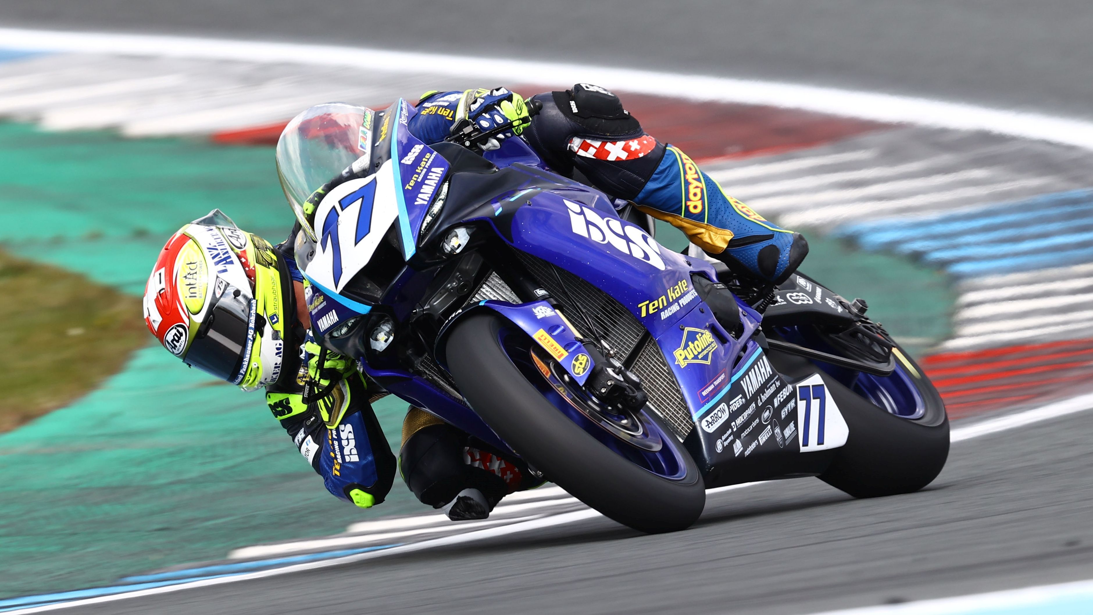 Dominique Aegerter se ha llevado la victoria en Assen