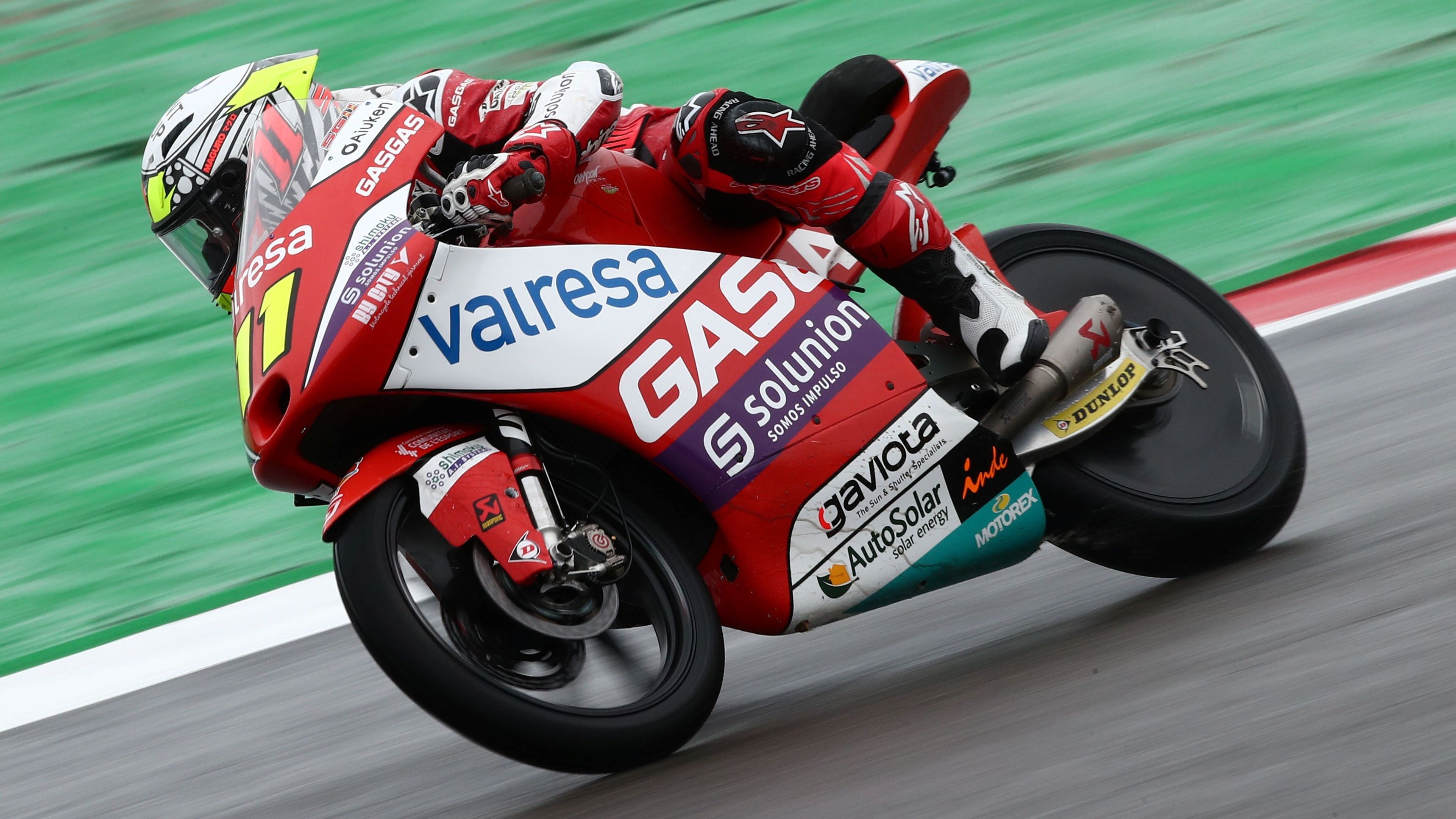 Sergio García recupera el liderato de Moto3 tras ganar en Portimao