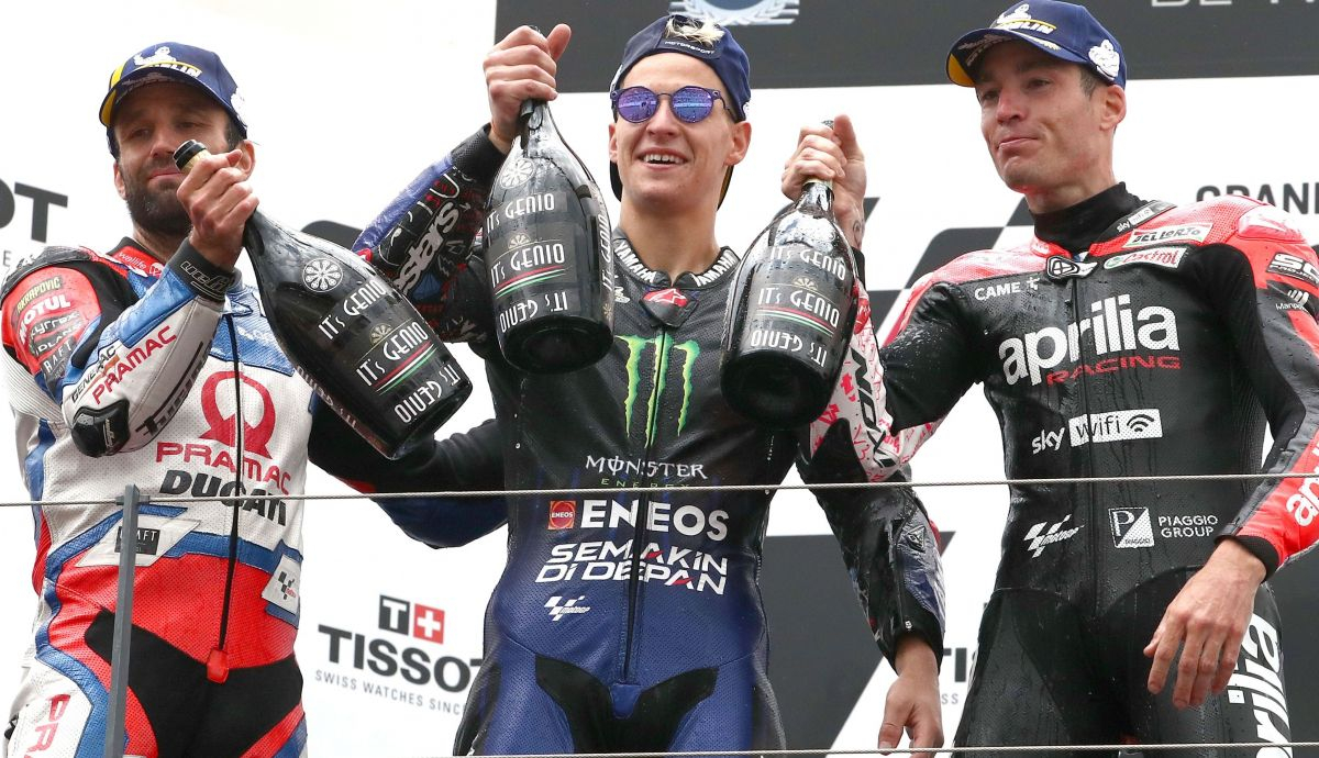 Fabio Quartararo ha ganado la carrera del GP de Portugal 2022 de MotoGP ante Johann Zarco y Aleix Espargaró Fabio Quartararo ha ganado la carrera del GP de Portugal 2022 de MotoGP ante Johann Zarco y Aleix Espargaró