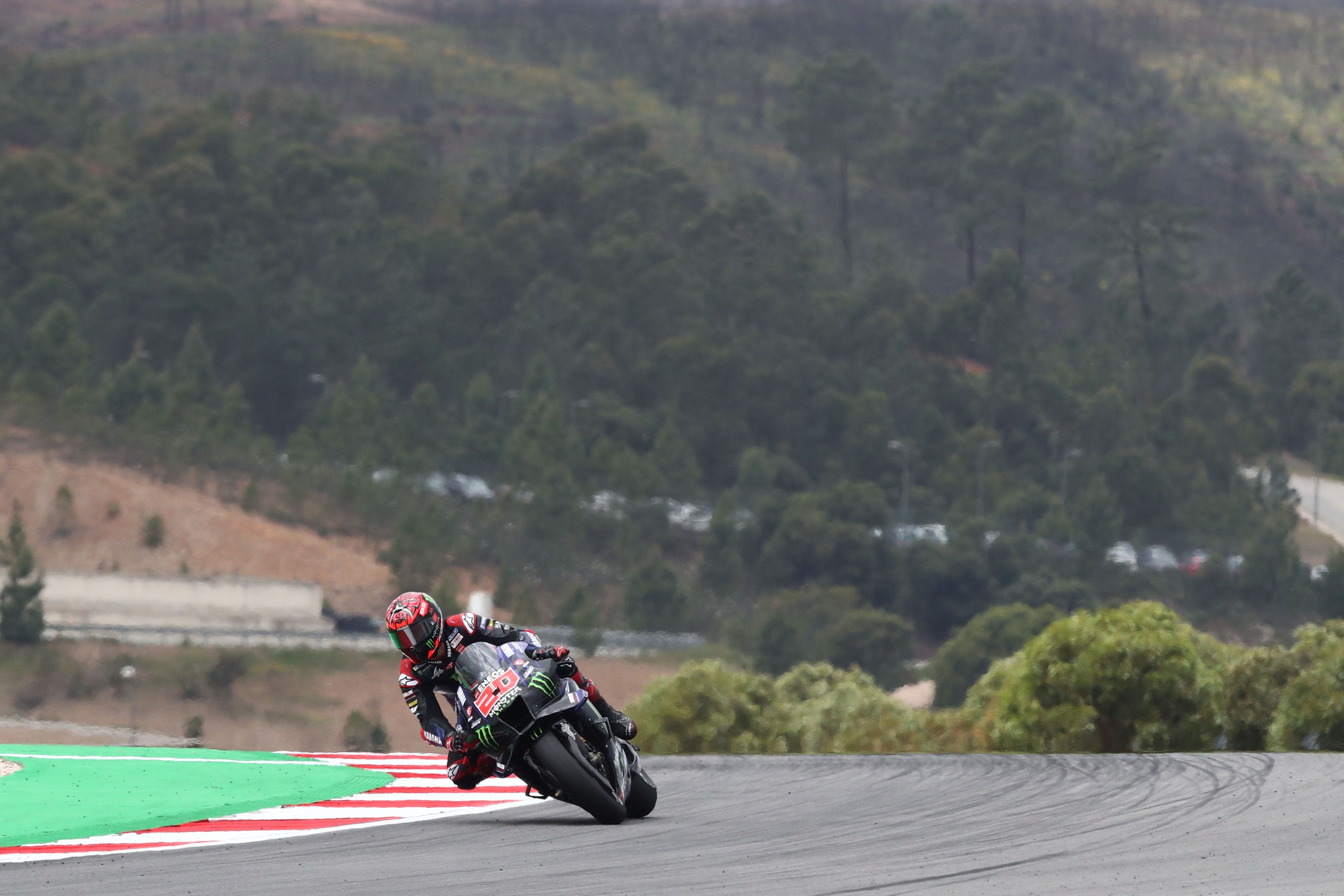 Fabio Quartararo rodando en solitario rumbo a la victoria, MotoGP Portugal 2022