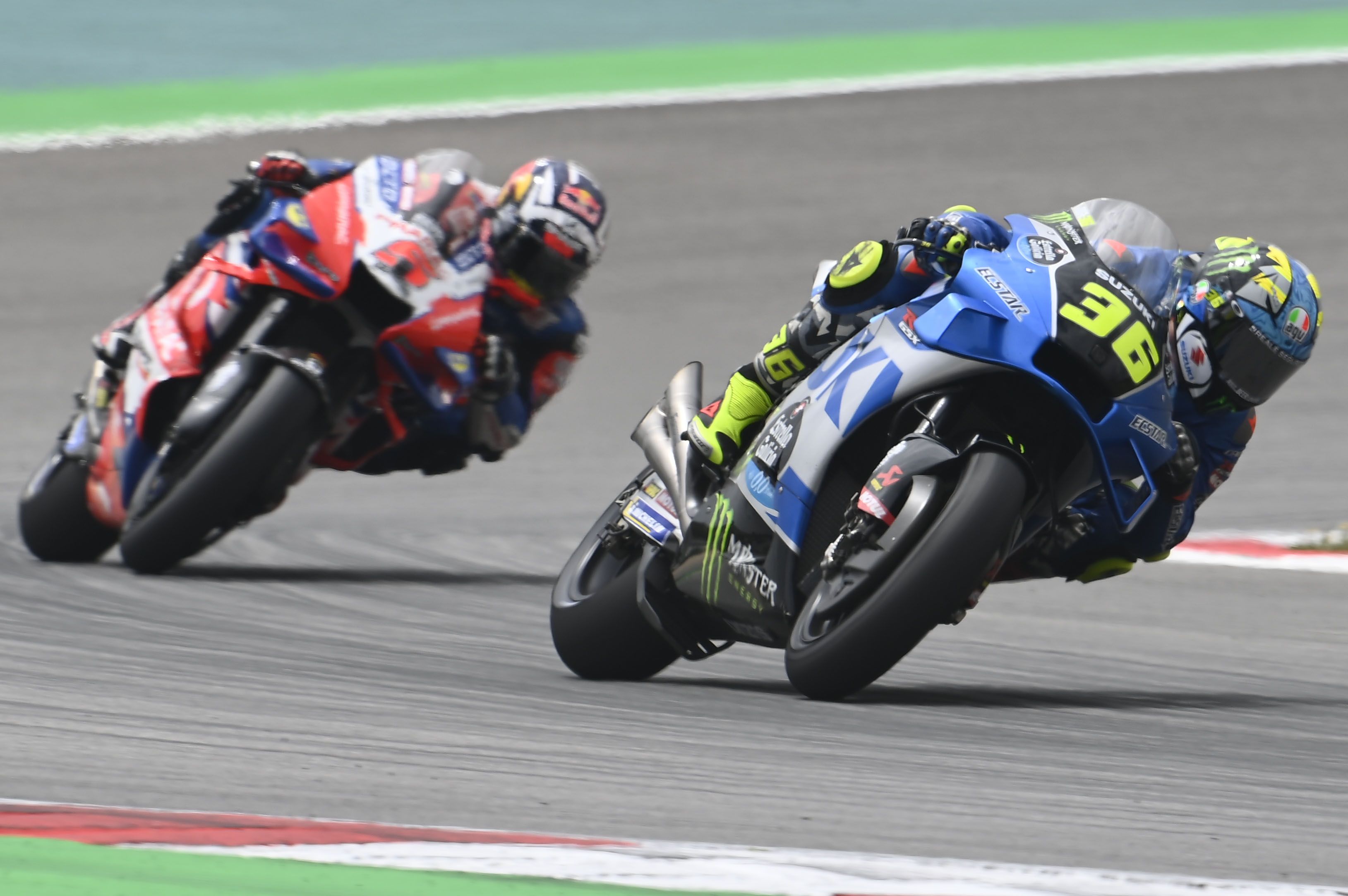 Johann Zarco persigue a Joan Mir, MotoGP Portugal 2022