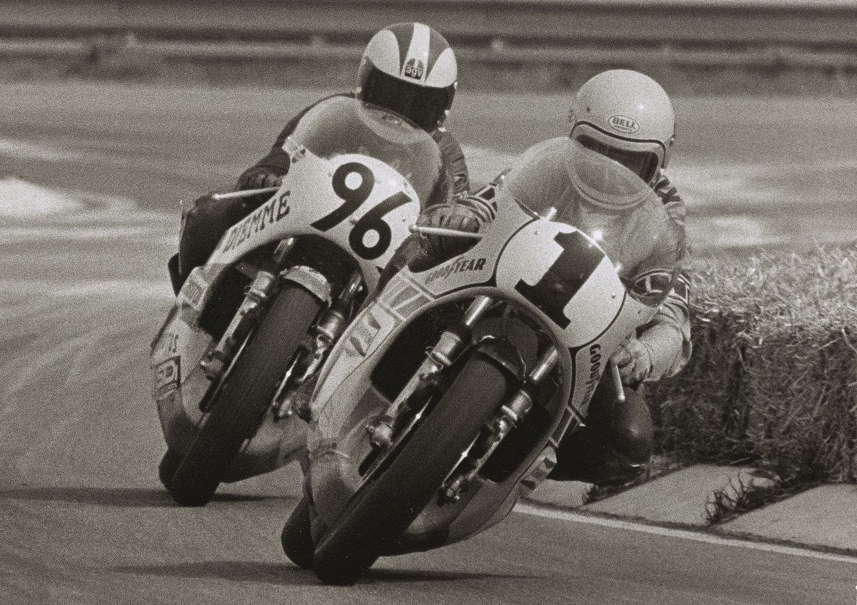 Kenny Roberts y Johnny Cecotto en los 750 cc. Fuente: Maurice Büla © FIM
