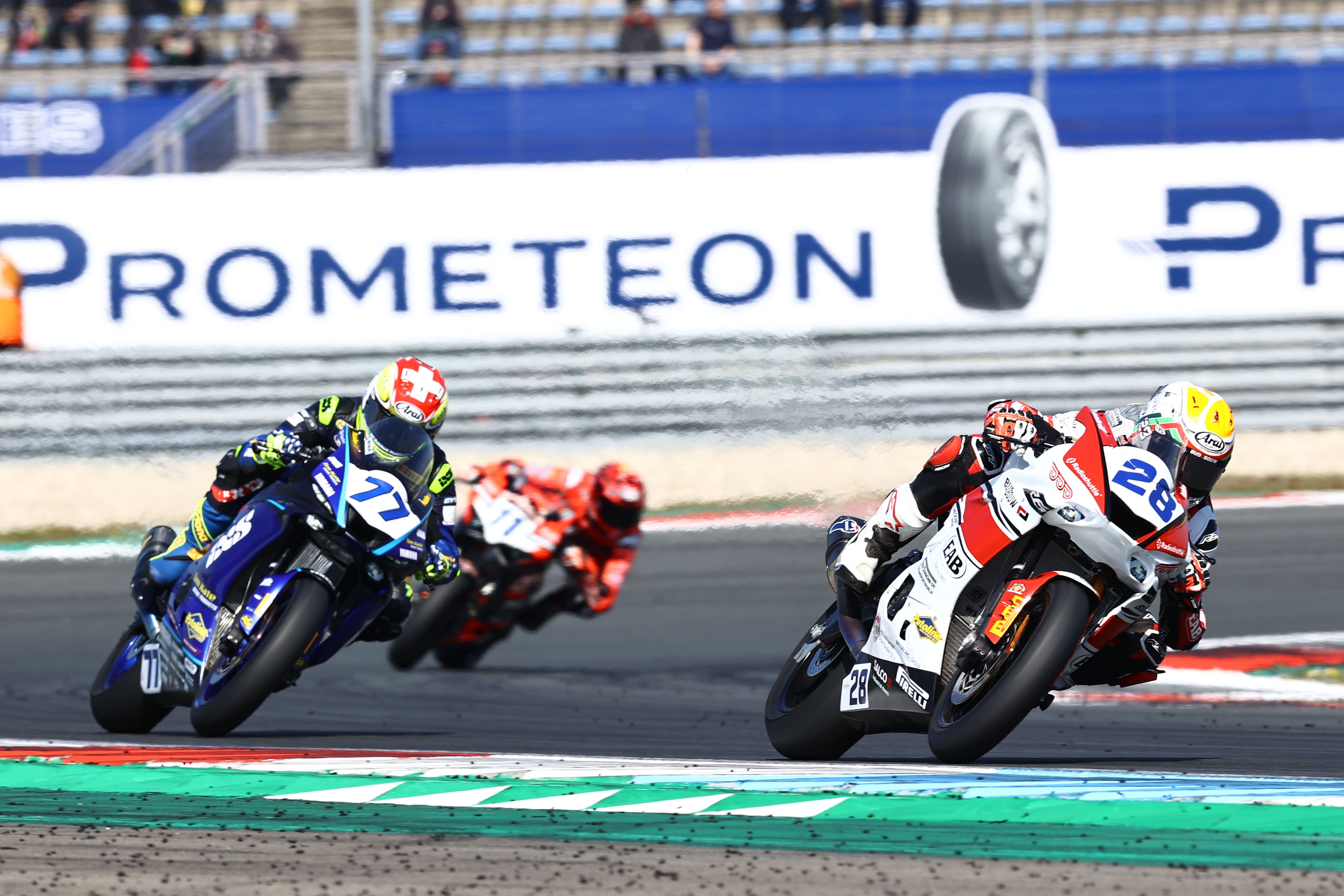 Glenn Van Straalen lidera ante Dominique Aegerter y Nicolò Bulega, WSS Assen 2022