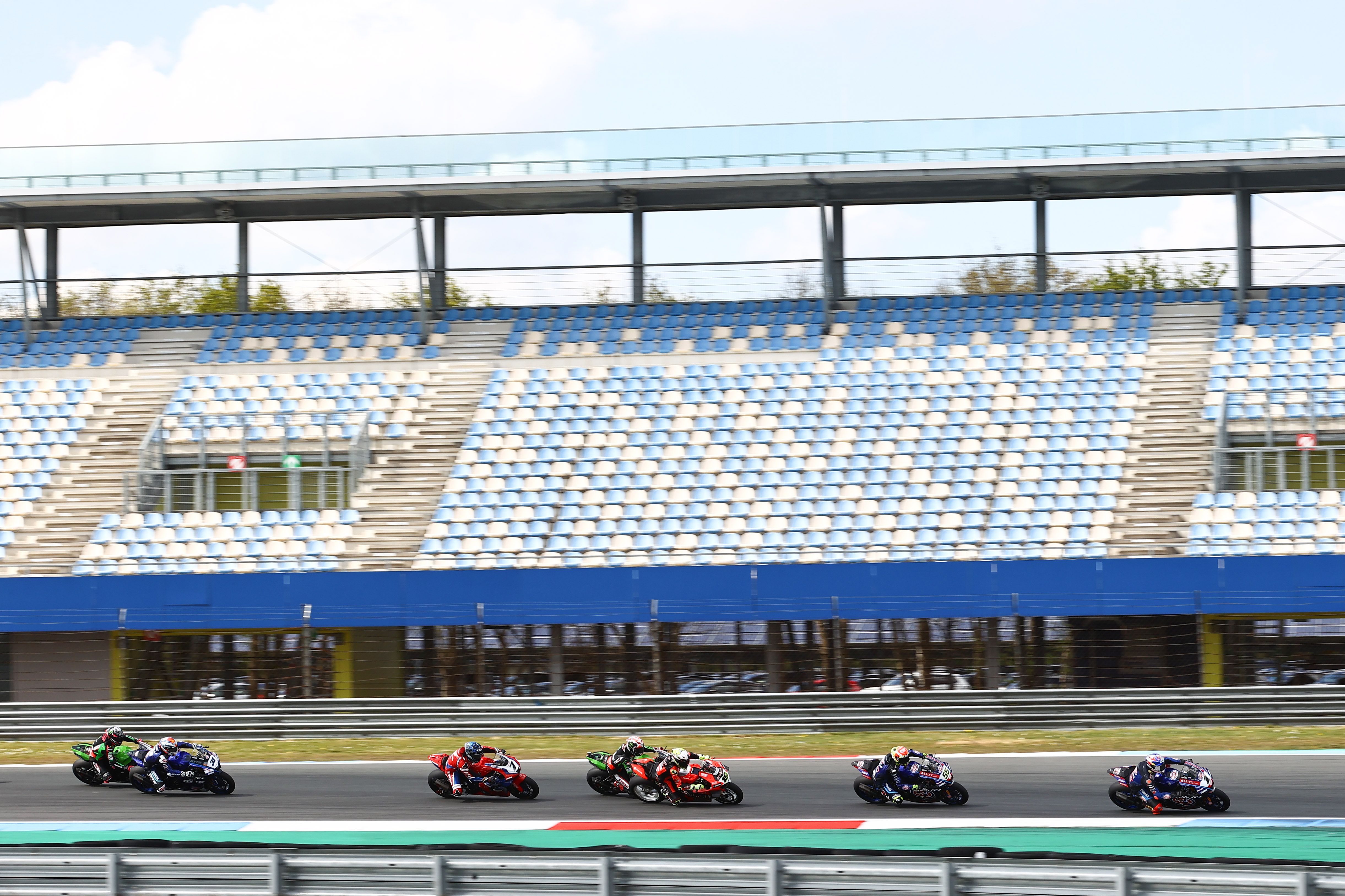 Toprak Razgatlioglu, Andrea Locatelli, Álvaro Bautista, Jonathan Rea, Iker Lecuona, Garrett Gerloff y Alex Lowes