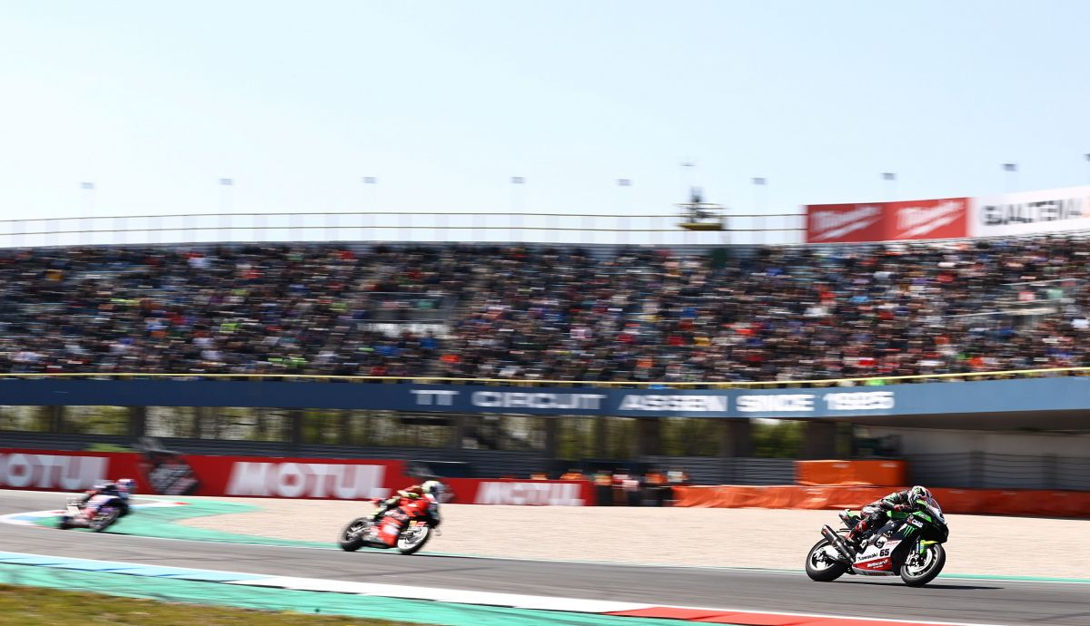 Jonathan Rea lidera ante Álvaro Bautista y Toprak Razgatlioglu en Assen Jonathan Rea lidera ante Álvaro Bautista y Toprak Razgatlioglu en Assen
