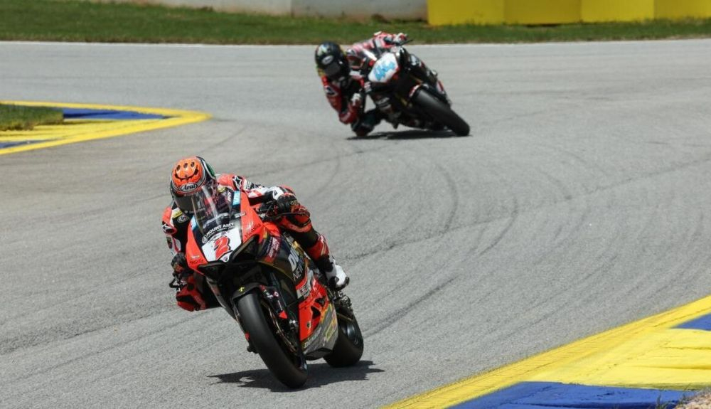 Josh Herrin se hizo con el doblete en Supersport ante Samuel Lochoff Josh Herrin se hizo con el doblete en Supersport ante Samuel Lochoff