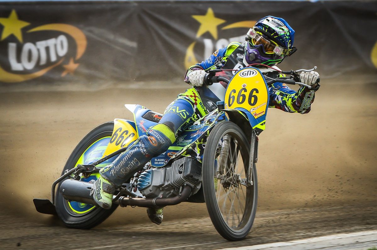 Carrera de Long Track en Polonia en 2021. Fuente: FIM/Jesper Veldhuizen ©SPEEDWAY.photo
