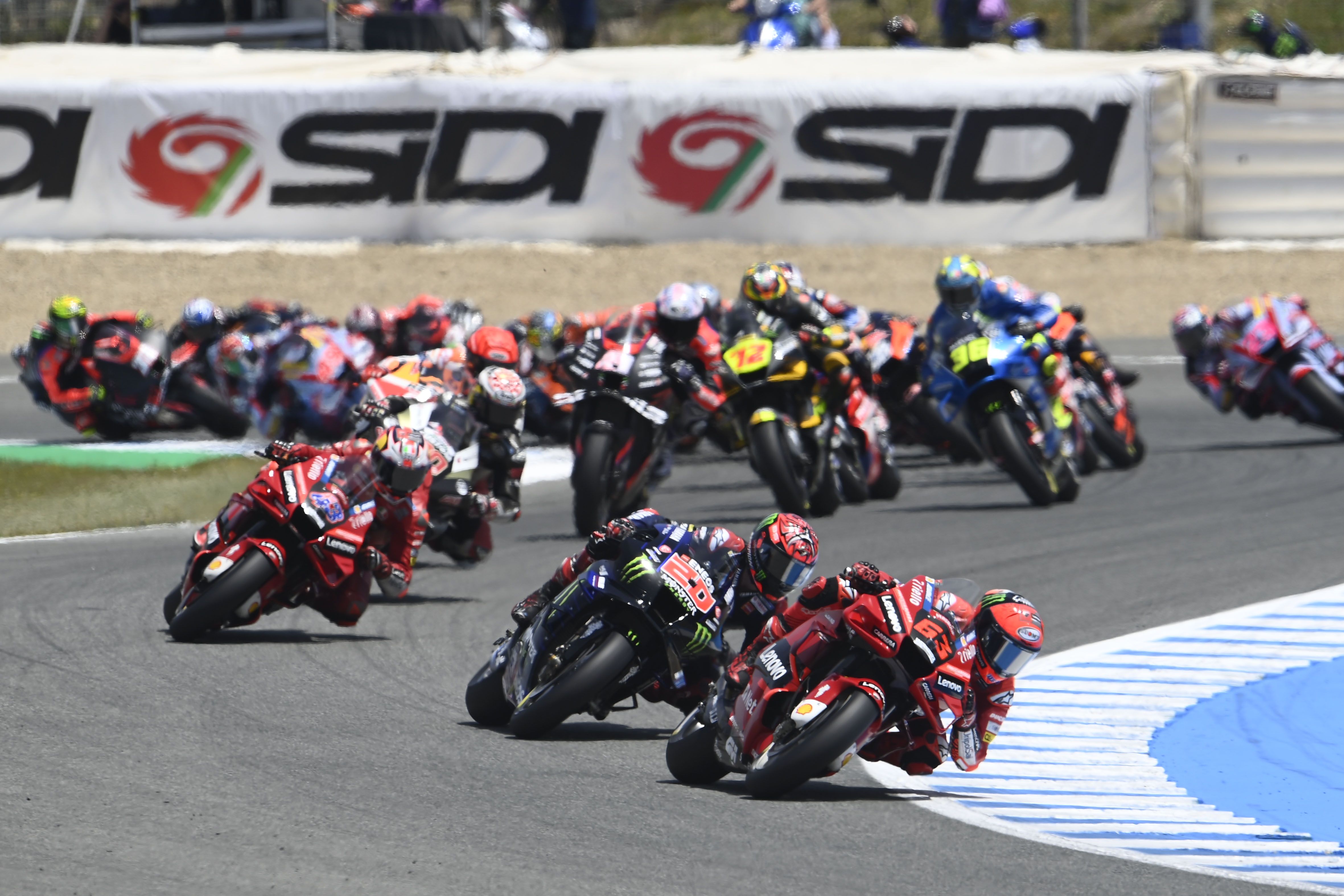 Pecco Bagnaia gana en Jerez
