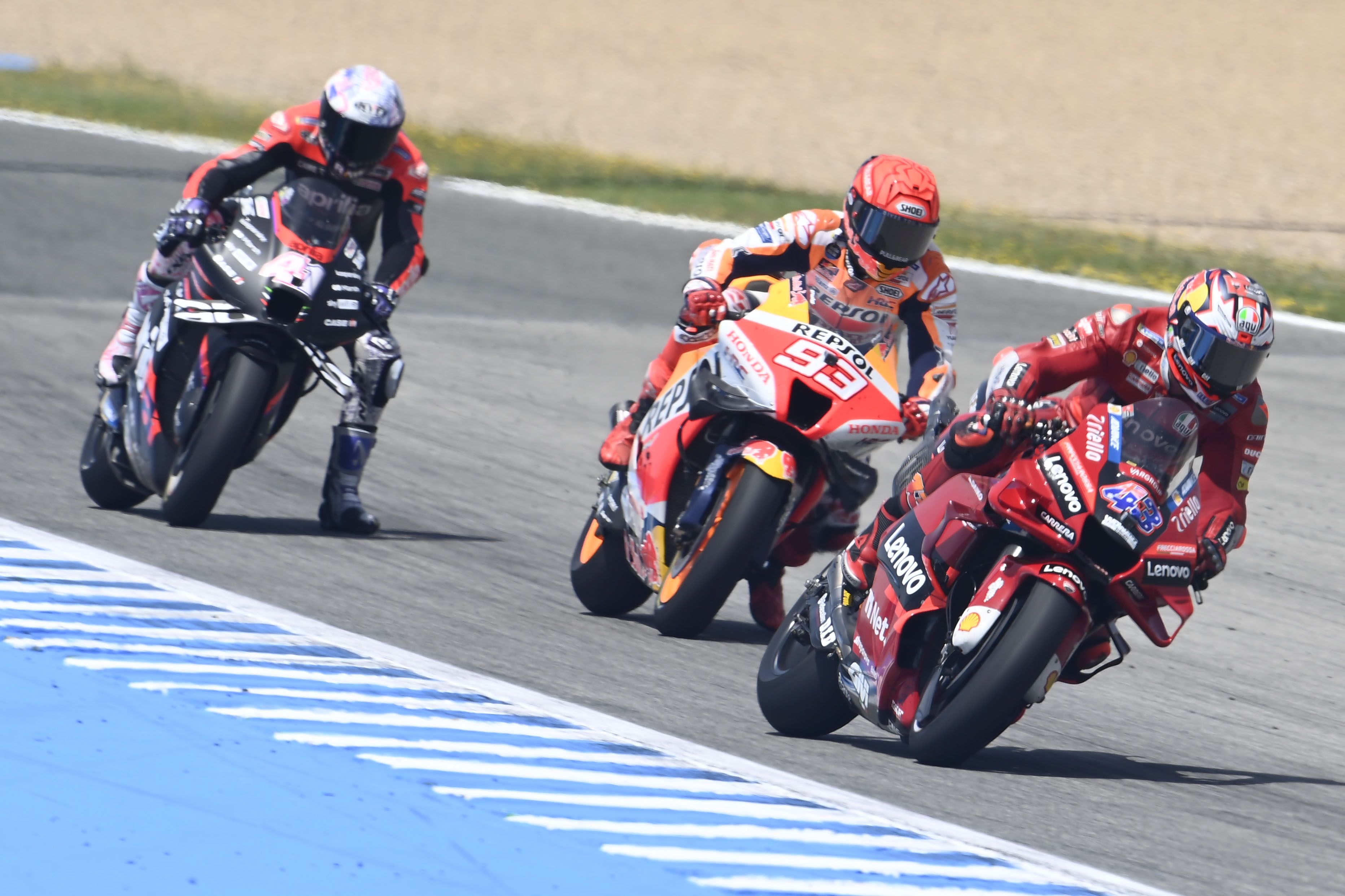 Jack Miller frena ante Marc Márquez y Aleix Espargaró, MotoGP Jerez 2022