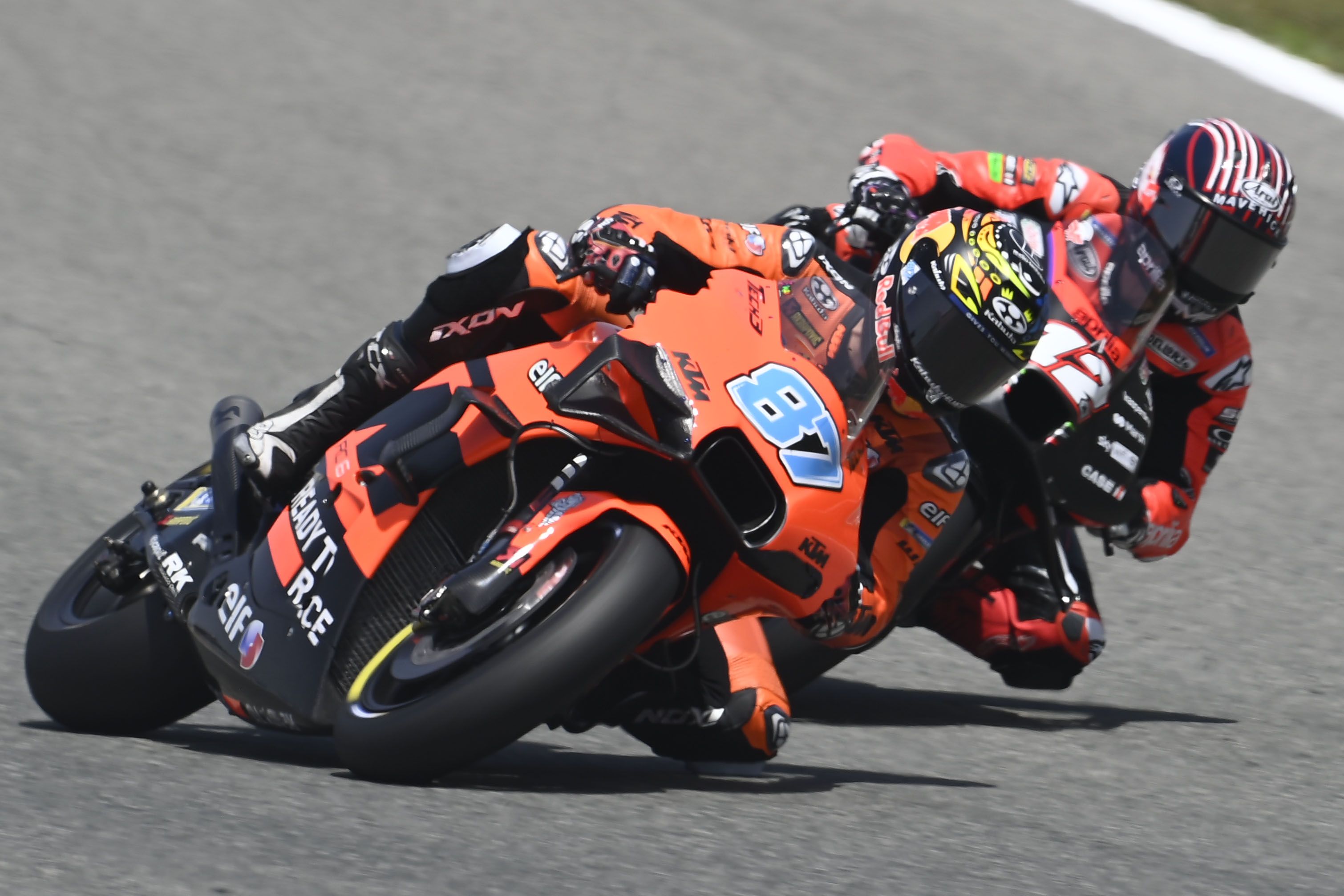 Maverick Viñales mete la moto a Remy Gardner, MotoGP Jerez 2022