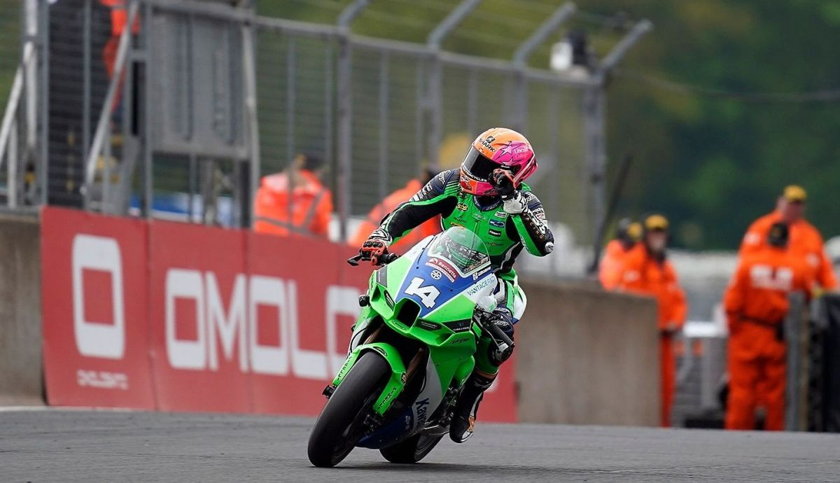 Lee Jackson se hizo con la victoria para terminar la sequía de Kawasaki en el BSB Lee Jackson se hizo con la victoria para terminar la sequía de Kawasaki en el BSB