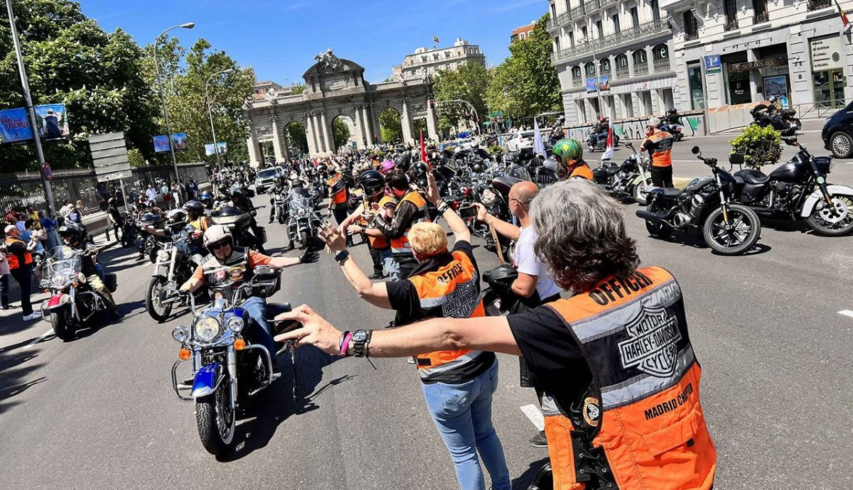 Harley Davidson Desfile KM0  (2)