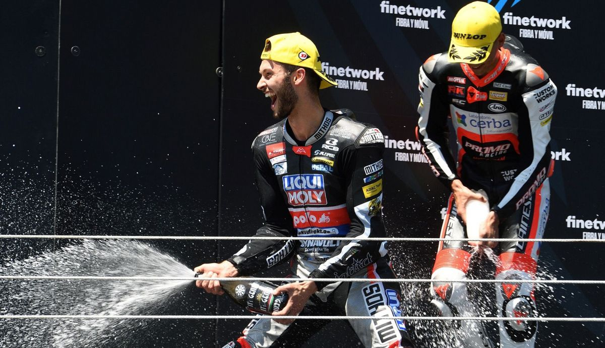 Lukas Tulovic celebra la victoria con Senna Agius Lukas Tulovic celebra la victoria con Senna Agius
