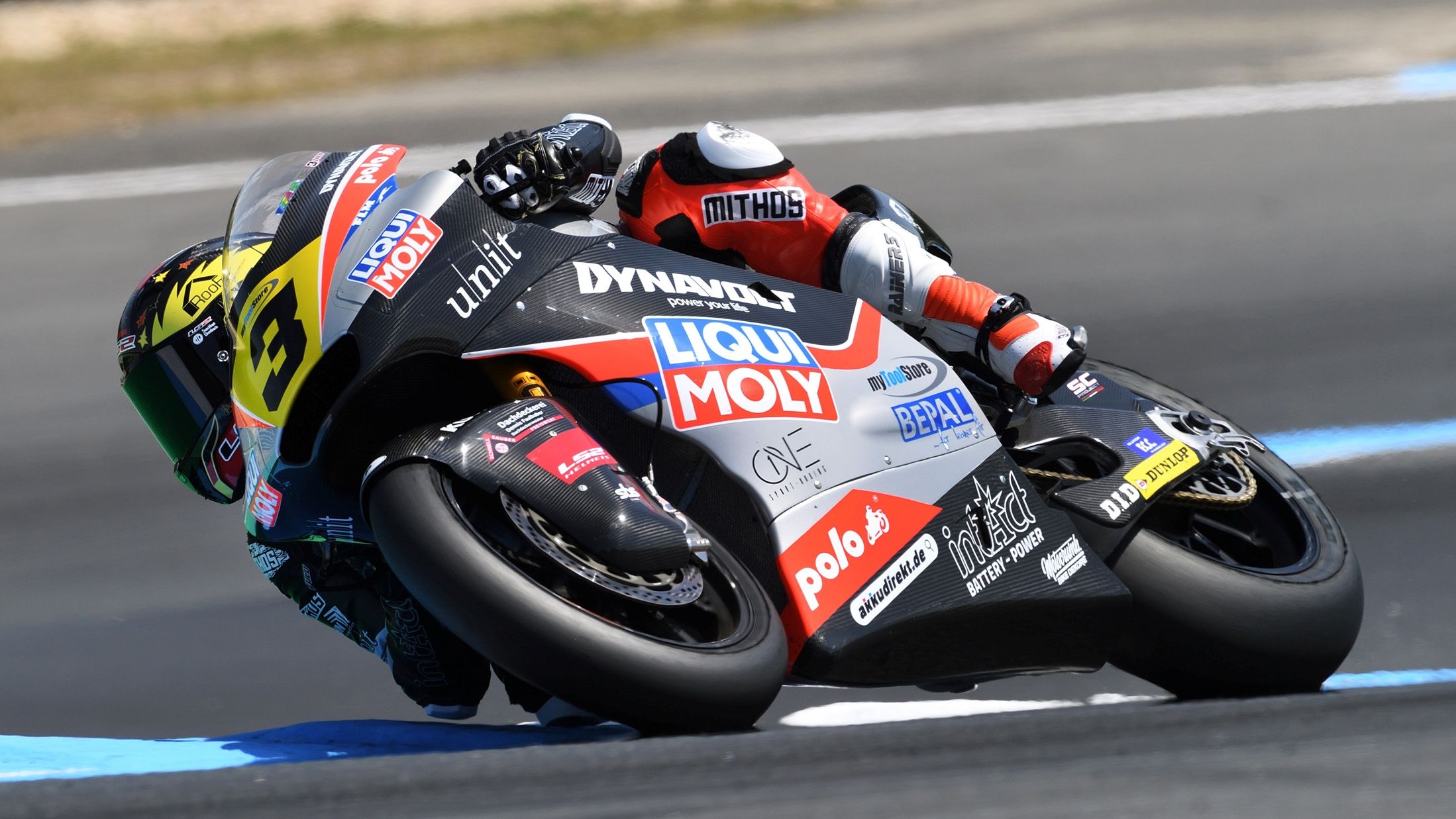 Lukas Tulovic no ha tenido rival en Estoril en el Europeo de Moto2