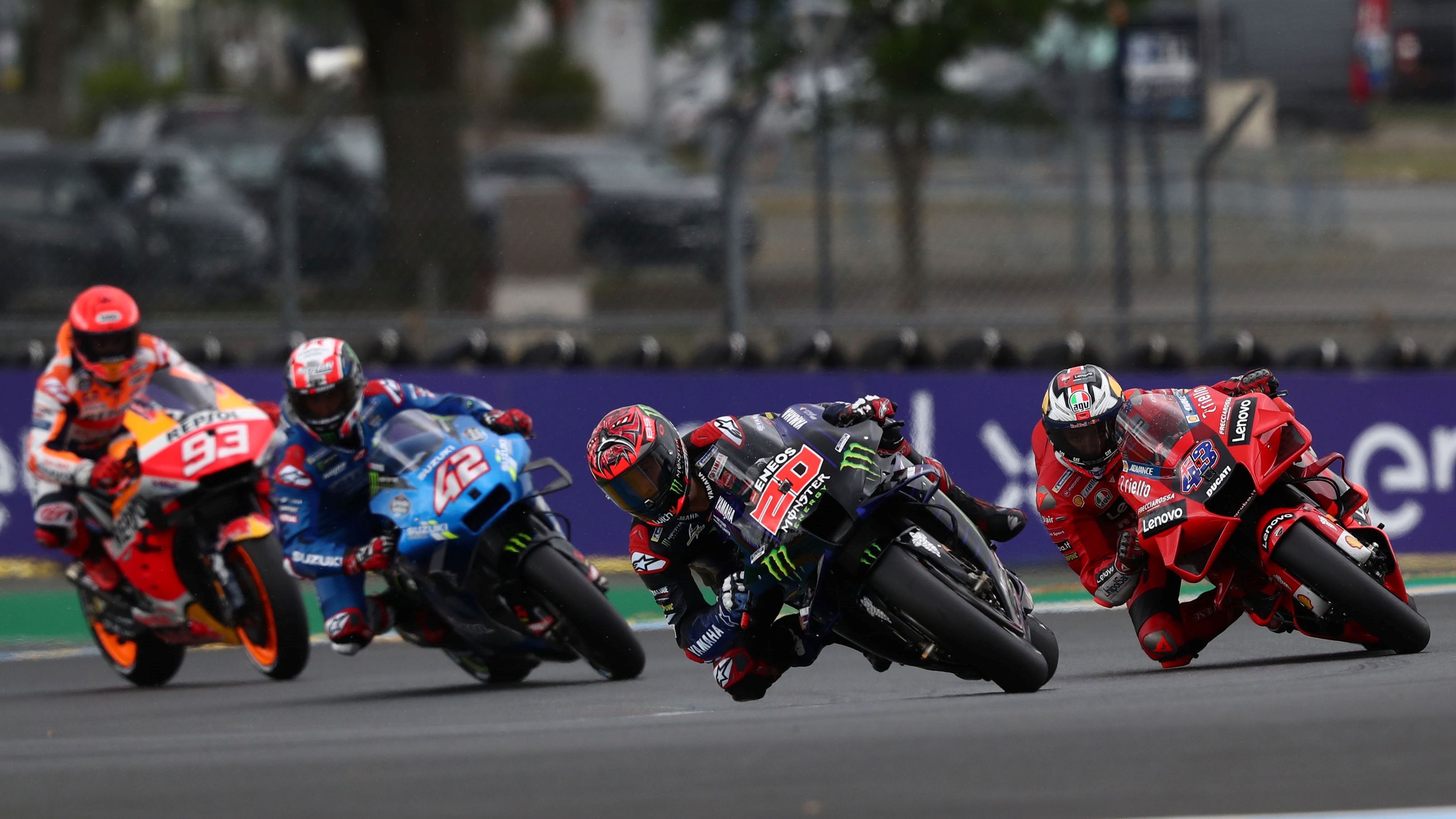 Fabio Quartararo, Jack Miller, Álex Rins y Marc Márquez en la carrera de MotoGP del año pasado en Le Mans