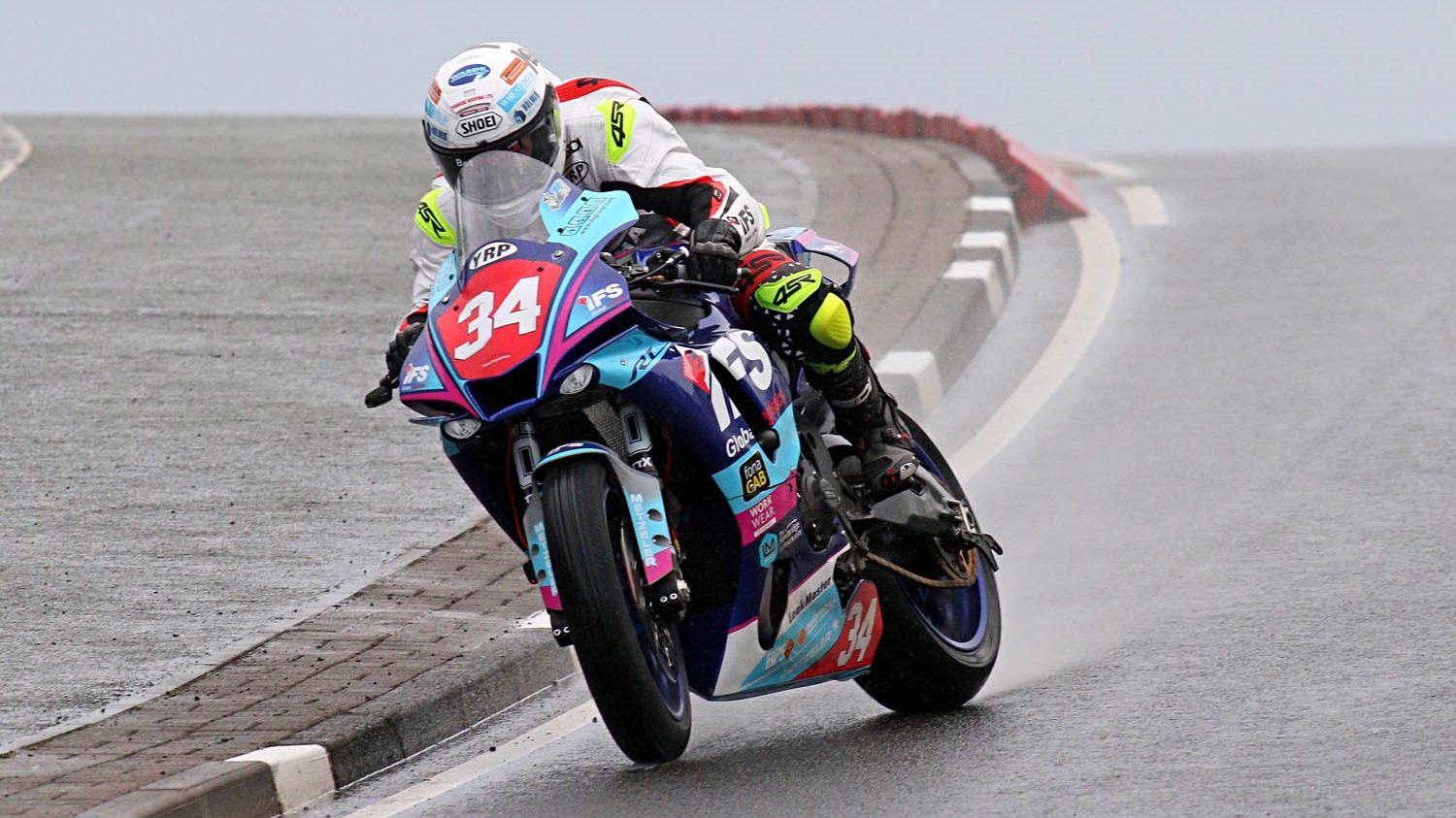 Alastair Seeley no tuvo rival en Superstock