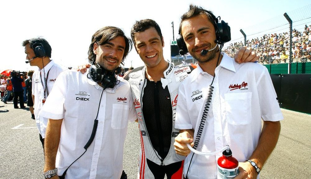 Pablo Nieto con su hermano Gelete y su primo Fonsi. Fuente / GoldandGoose Pablo Nieto con su hermano Gelete y su primo Fonsi. Fuente / GoldandGoose
