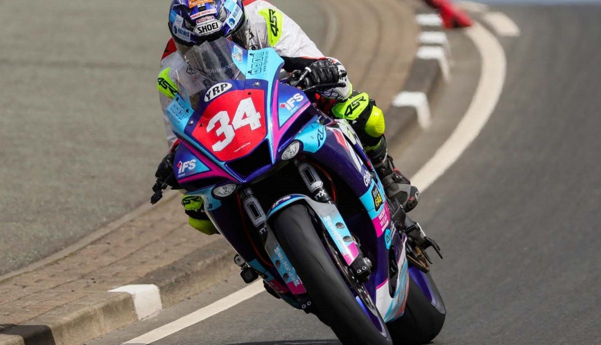 Alastair Seeley ganó en Superstock para sumar su 27ª victoria en la NW200