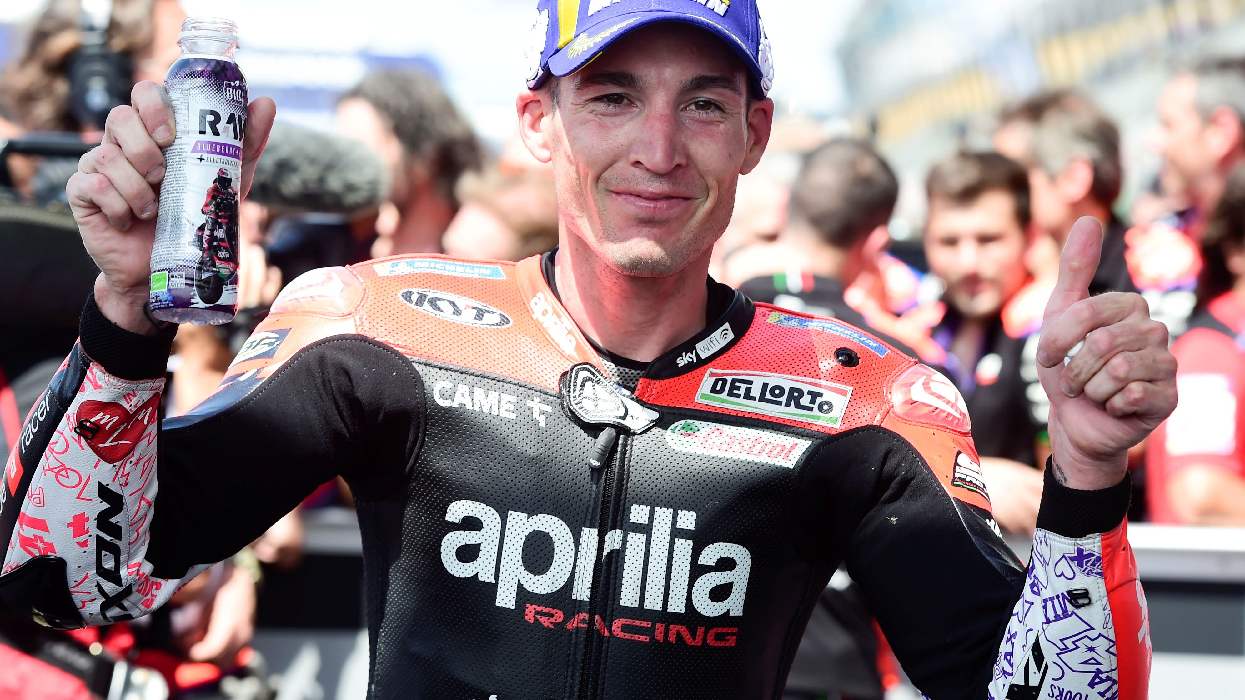 Aleix Espargaró celebra su tercer podio seguido