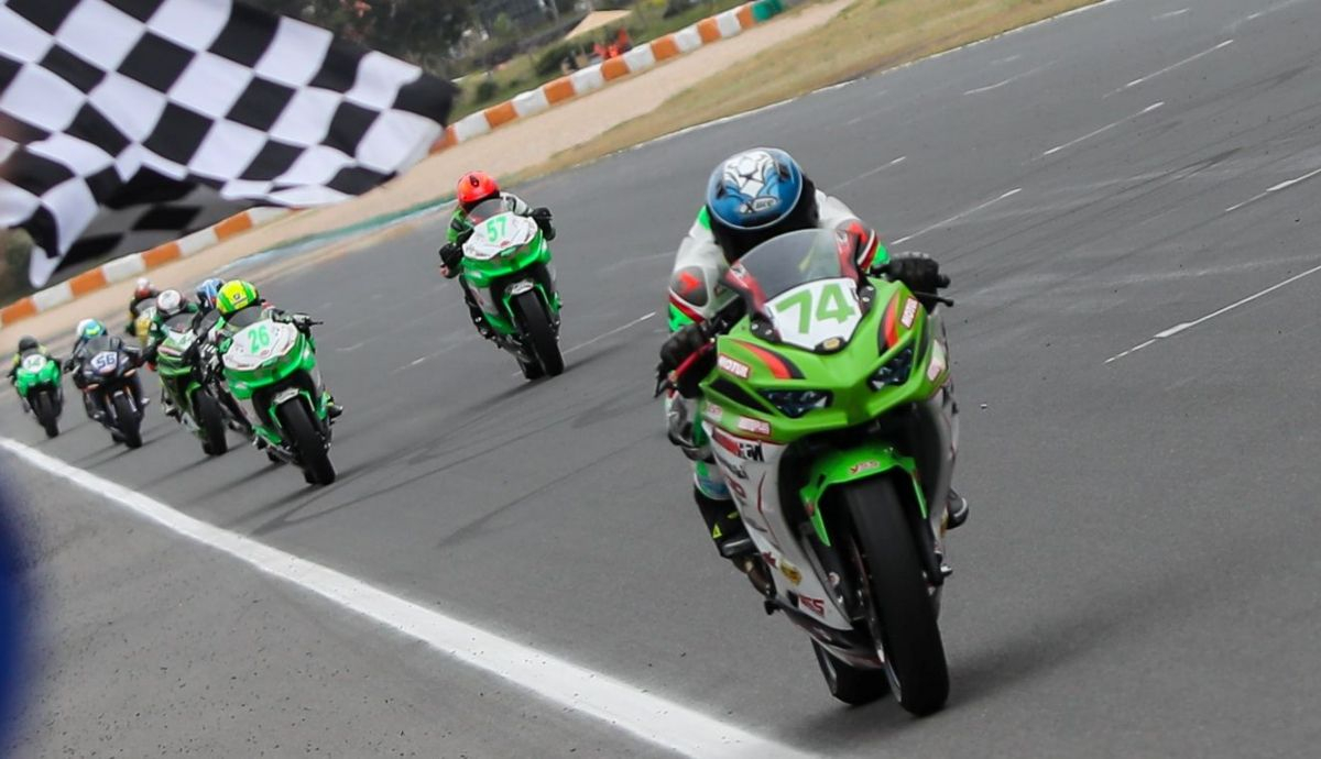 Juan Antonio Conesa bate a José Manuel Osuna y Antonio Torres en SBK Junior Juan Antonio Conesa bate a José Manuel Osuna y Antonio Torres en SBK Junior